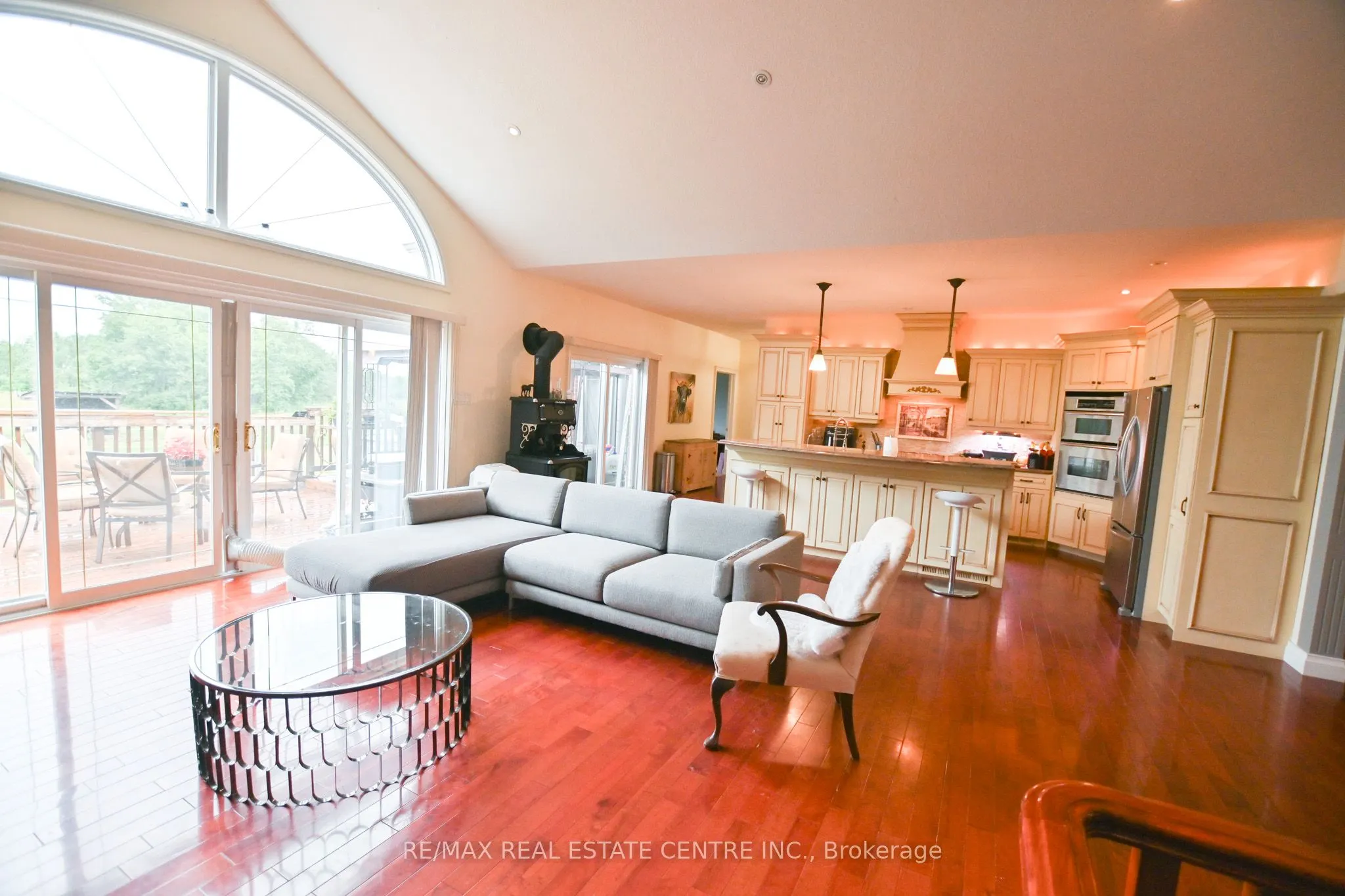 1216 Wood Road