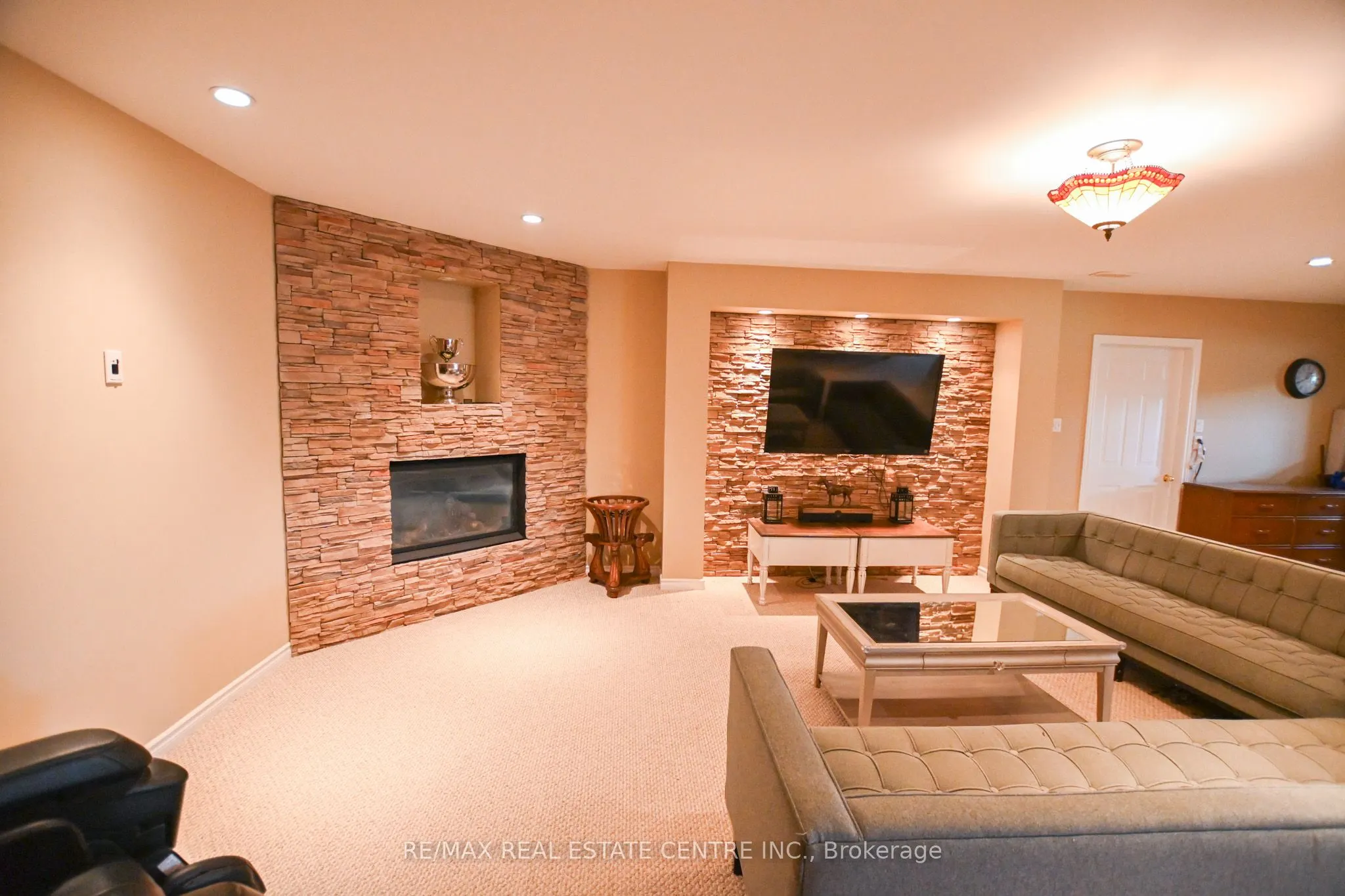 1216 Wood Road