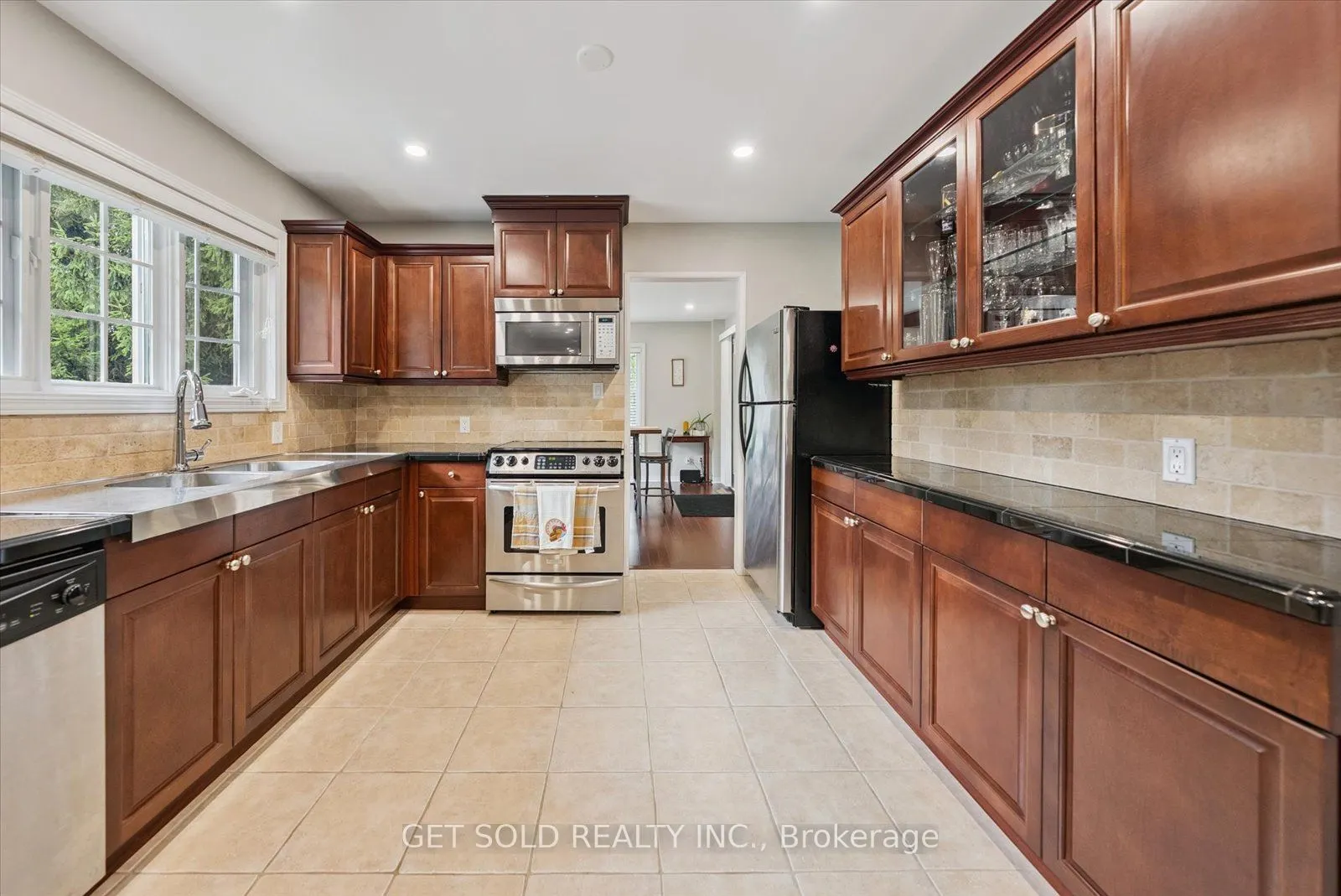 77 Simcoe Road