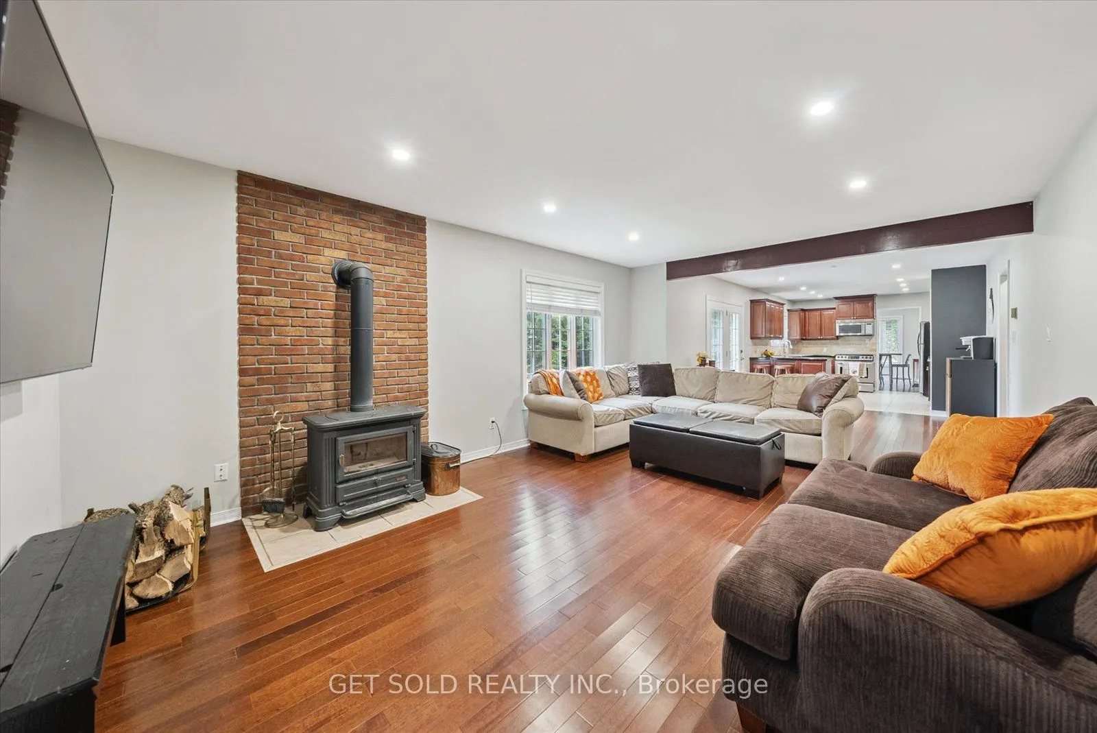 77 Simcoe Road