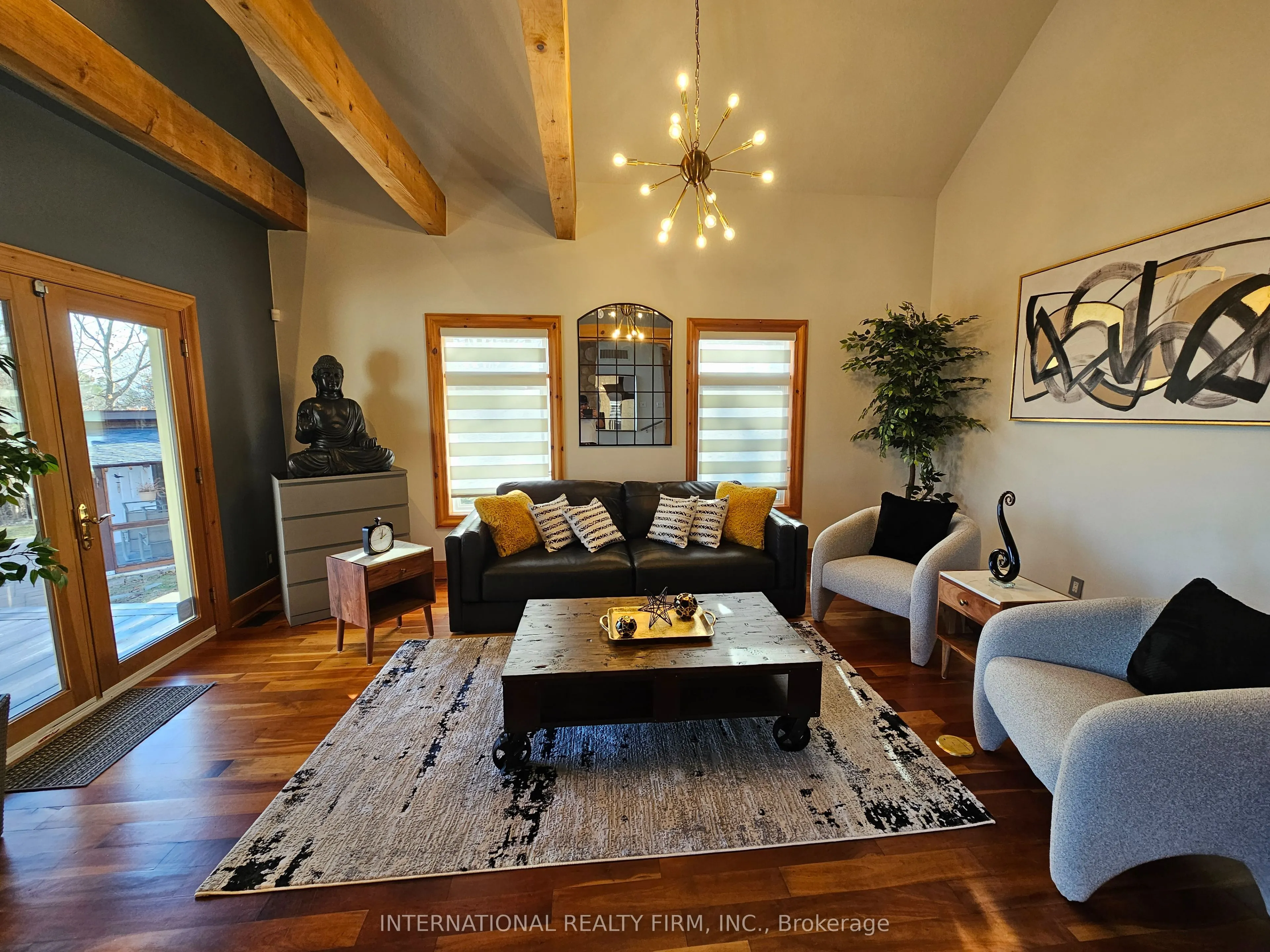 6 Pinehurst Lane
