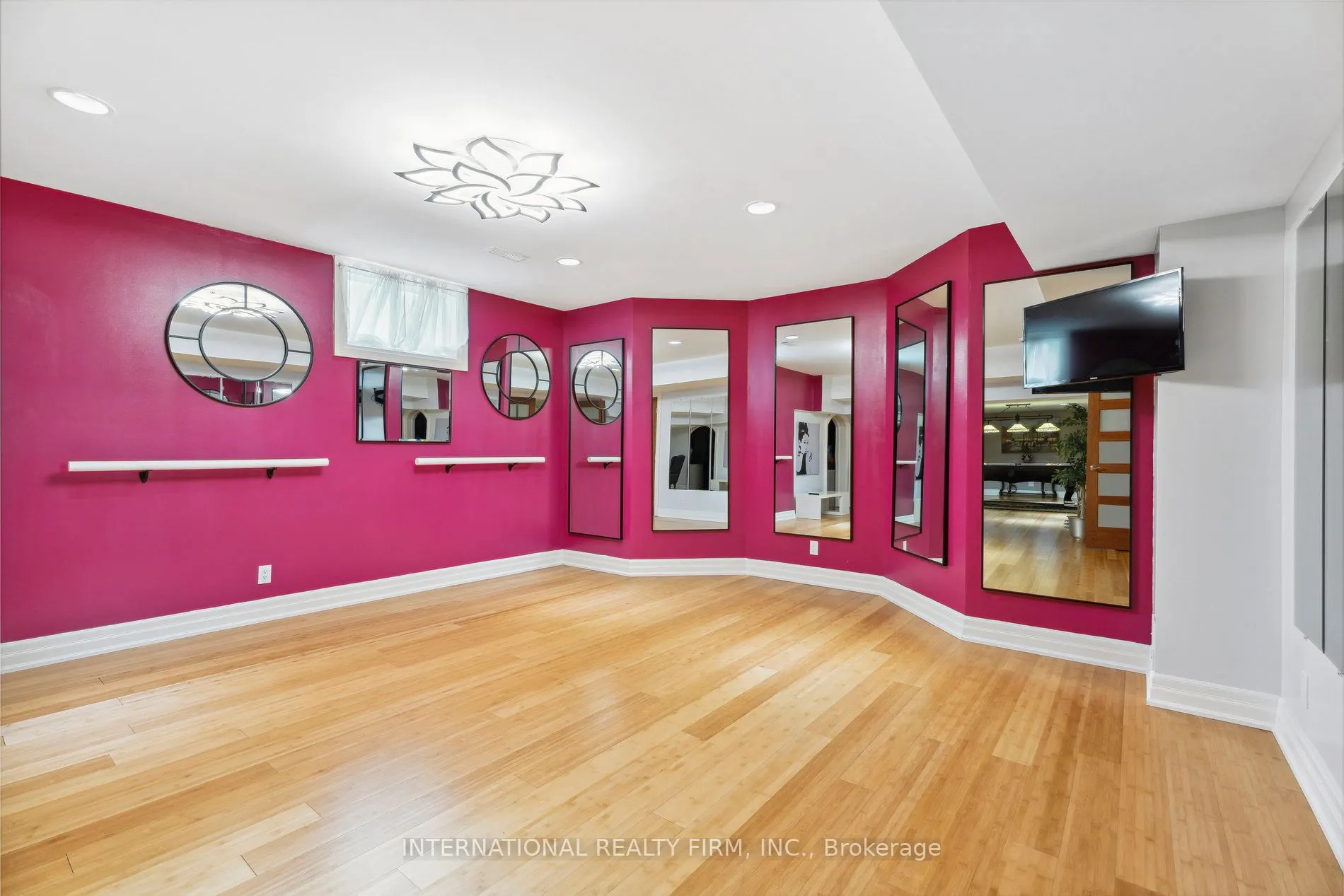 6 Pinehurst Lane