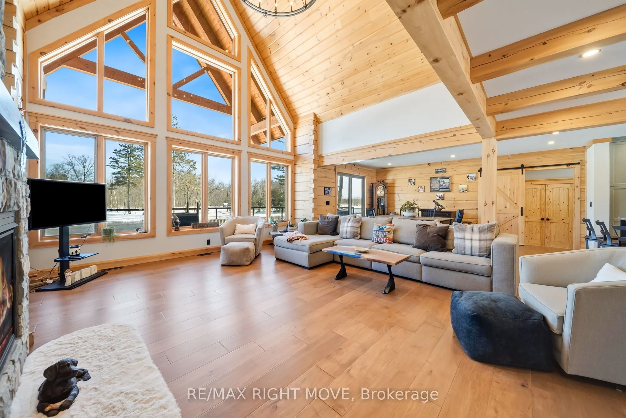 1935 Mcleod Drive