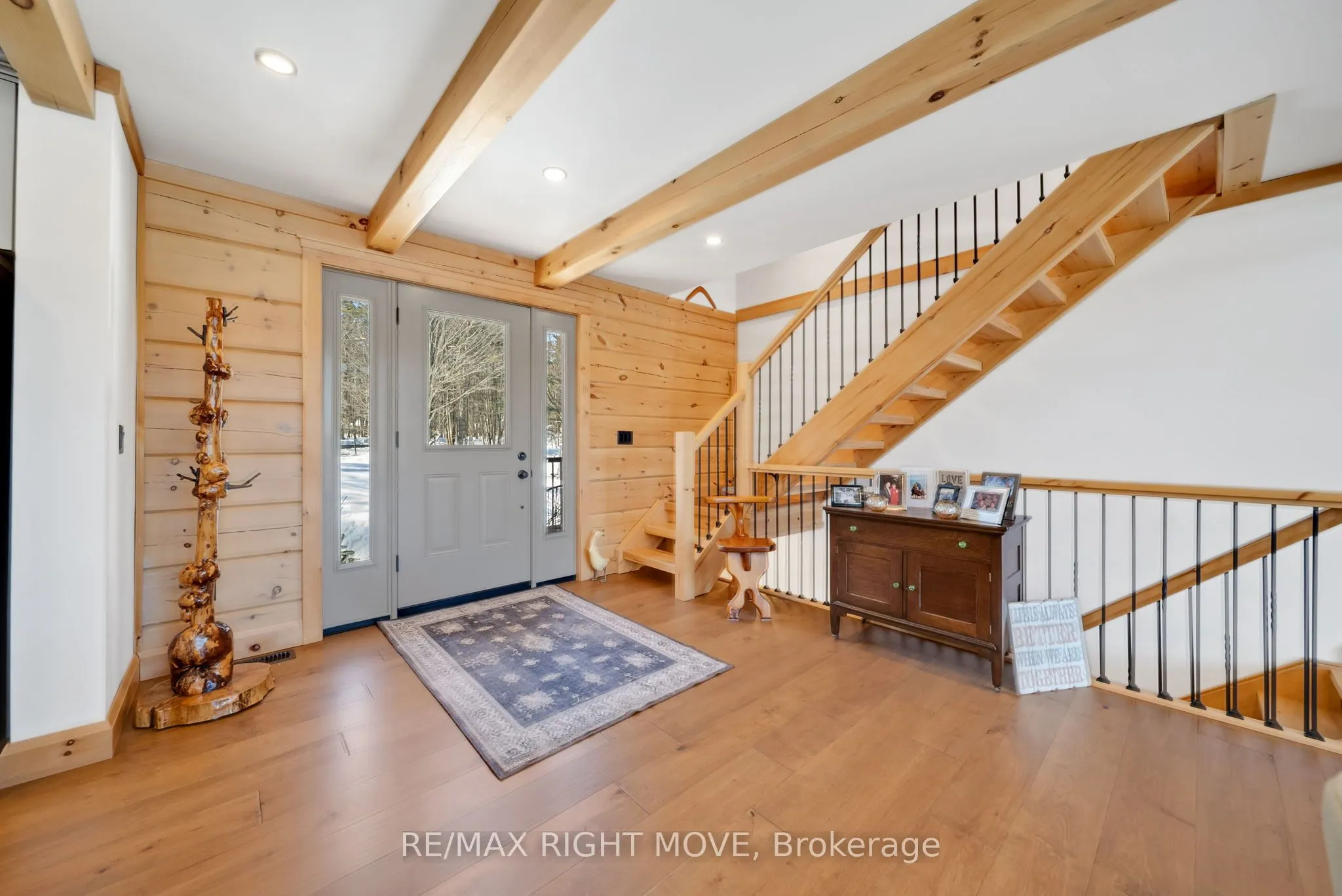 1935 Mcleod Drive