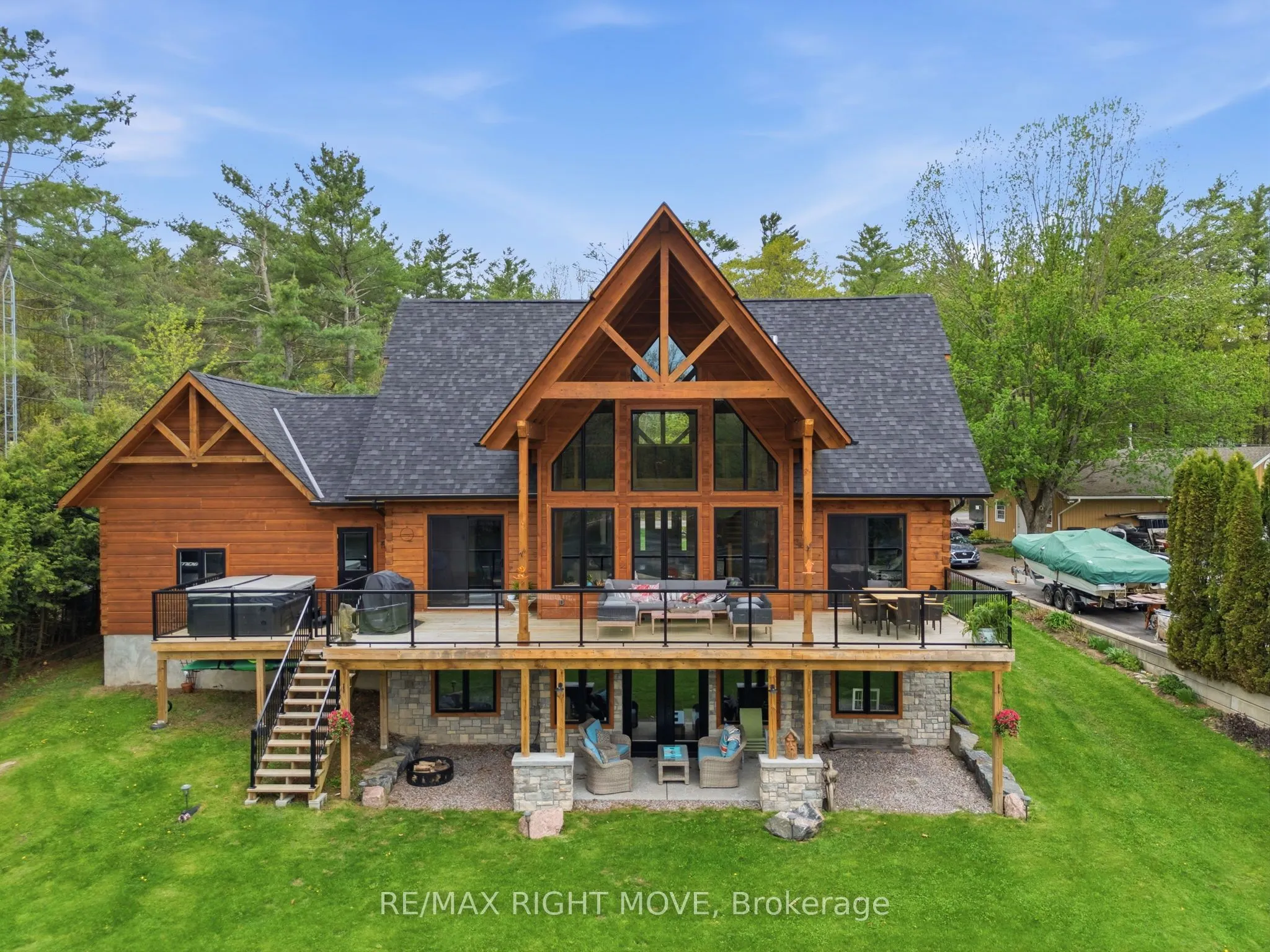 1935 Mcleod Drive