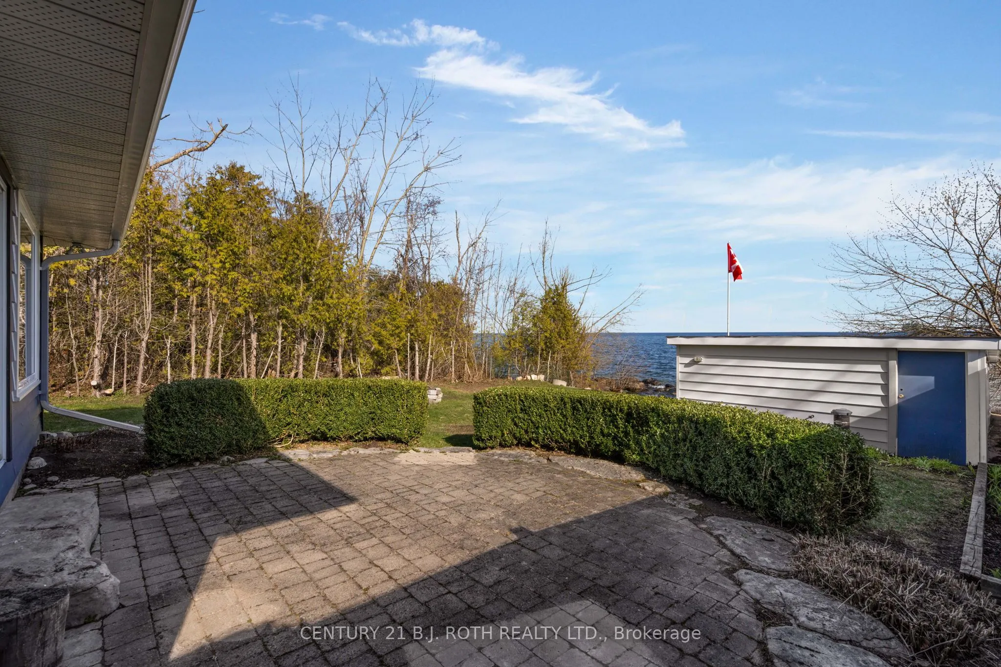 49 Lakeshore Road E