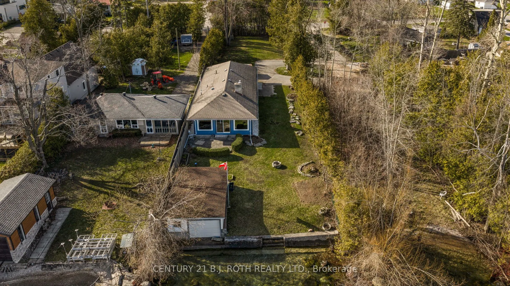 49 Lakeshore Road E