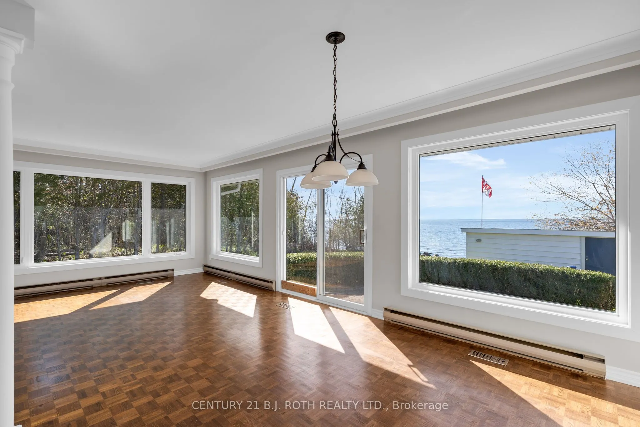 49 Lakeshore Road E