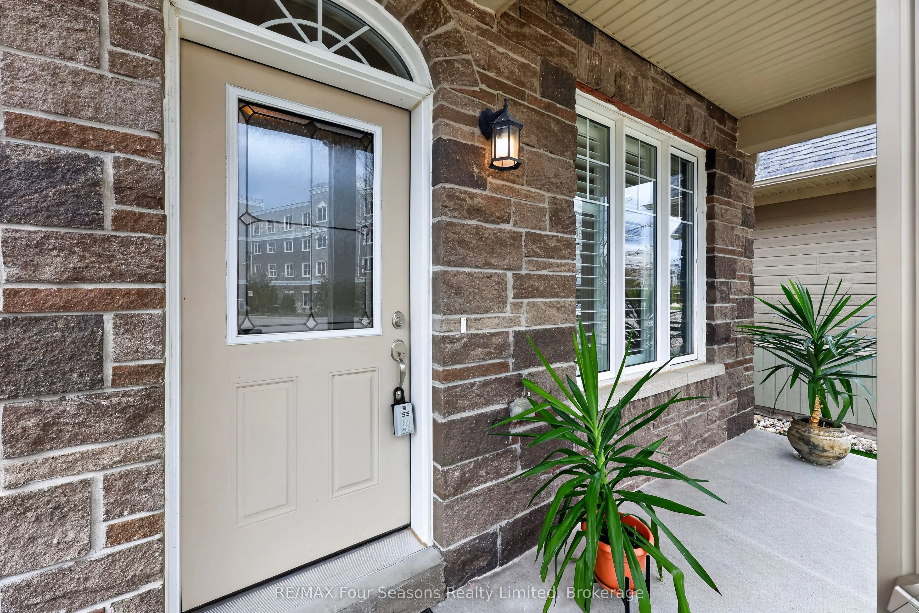 100 Kari Crescent #60