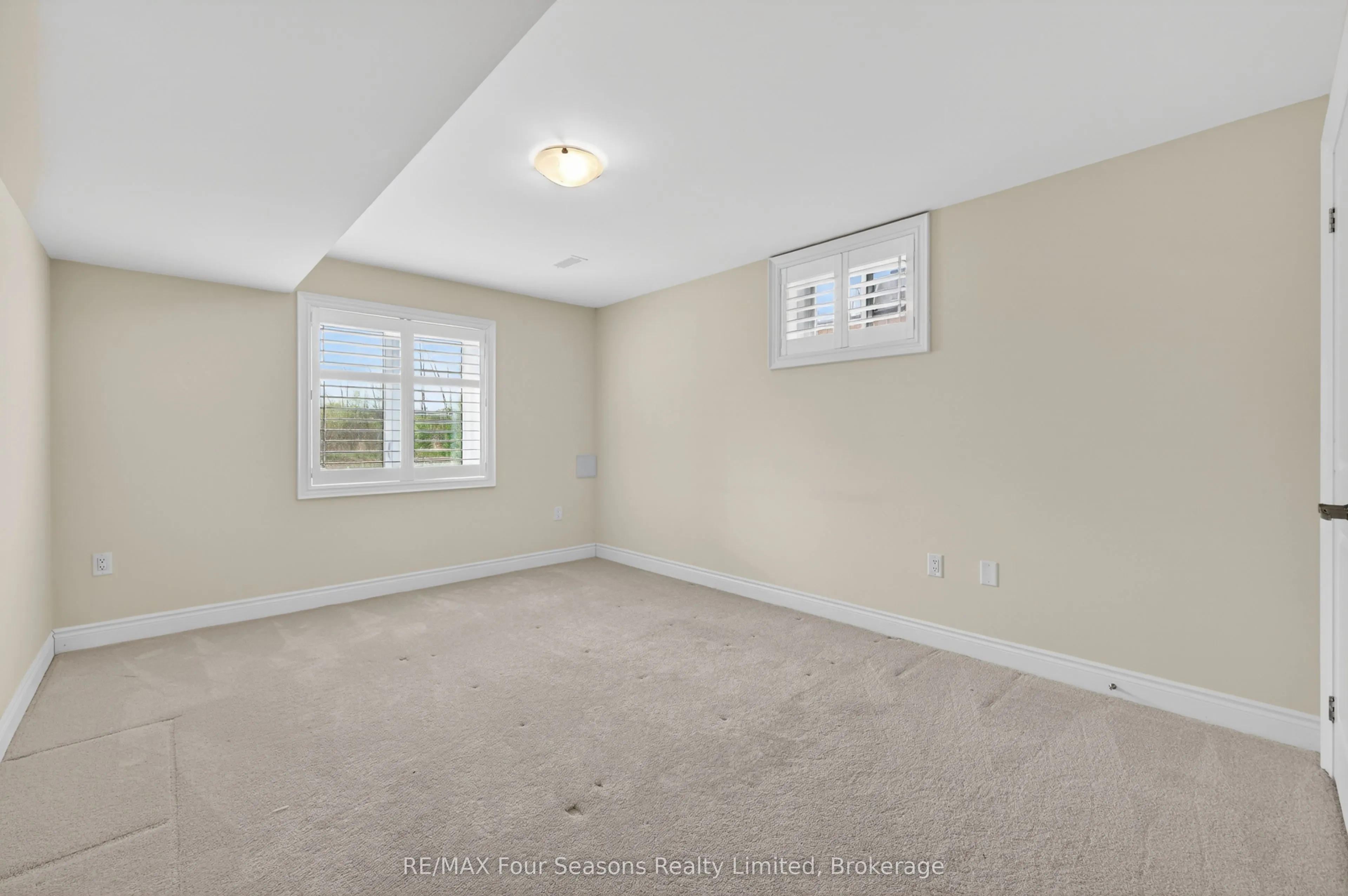 100 Kari Crescent #60