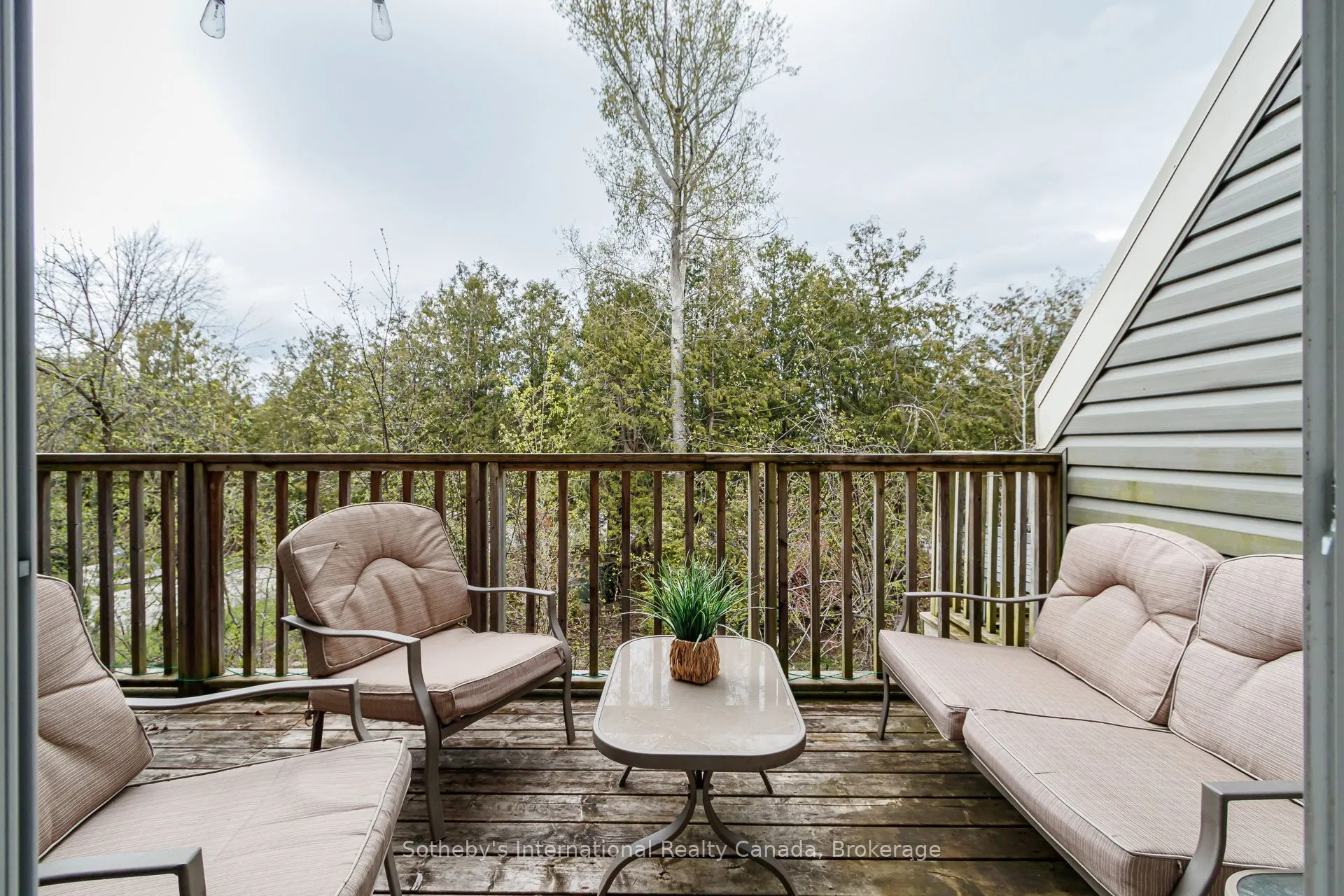 214 Escarpment Crescent #214