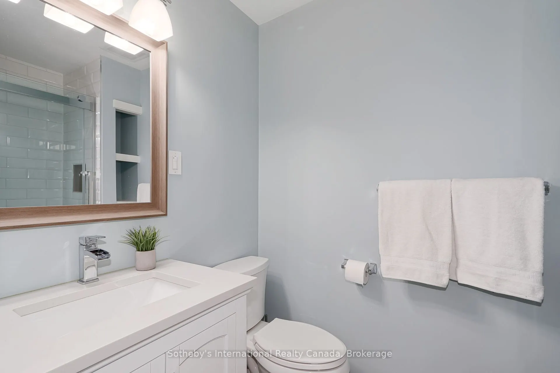 214 Escarpment Crescent #214