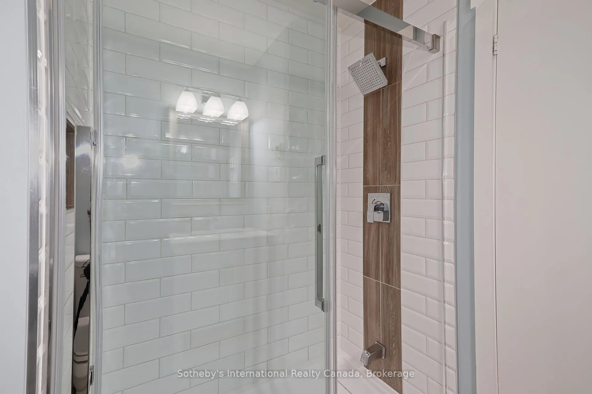 214 Escarpment Crescent #214