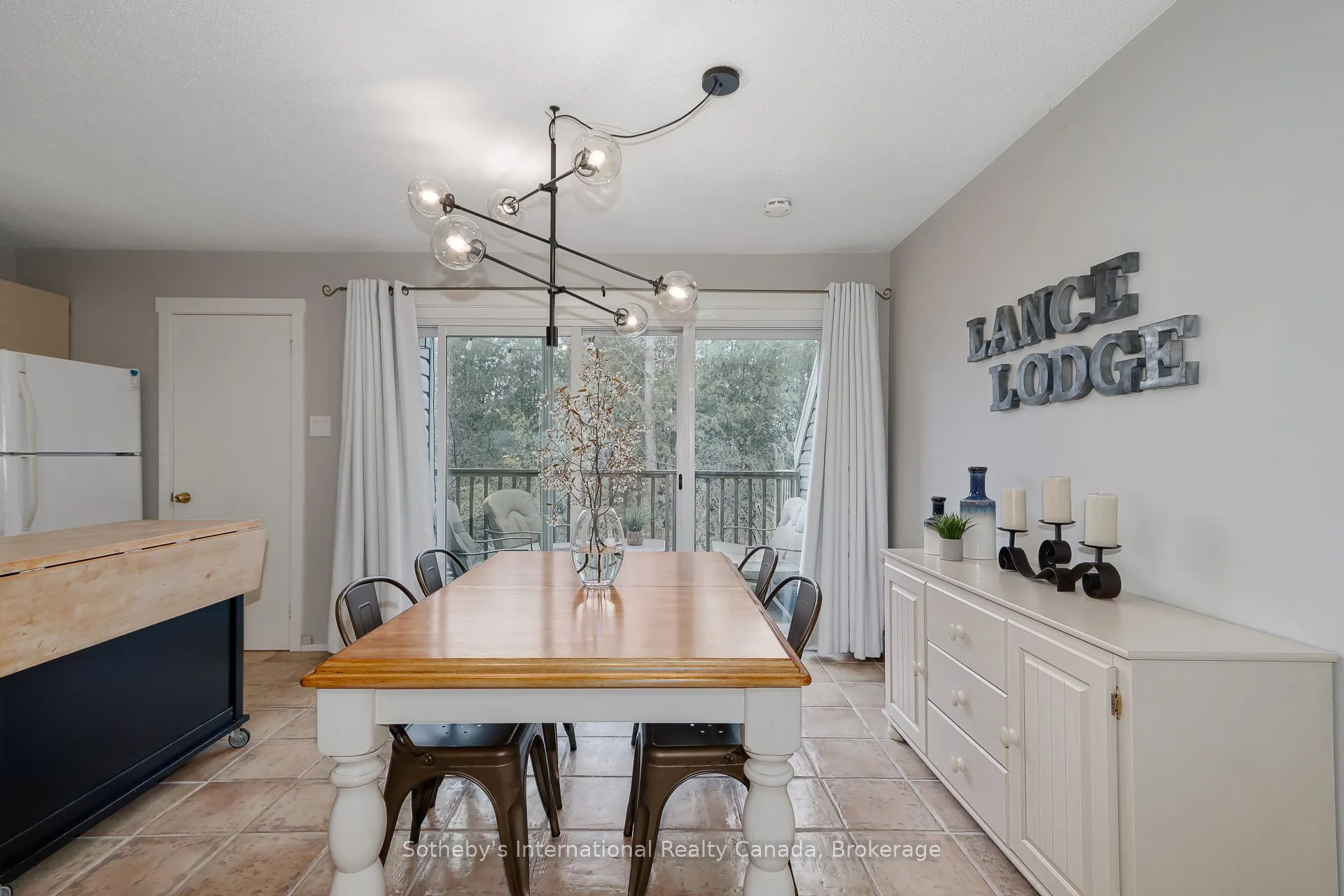 214 Escarpment Crescent #214