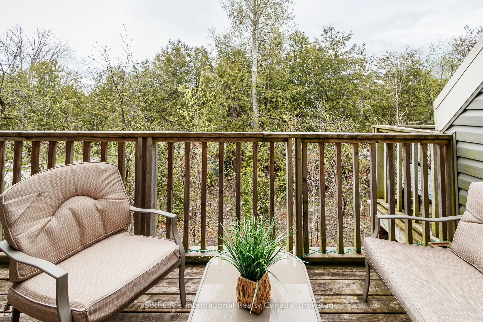 214 Escarpment Crescent #214