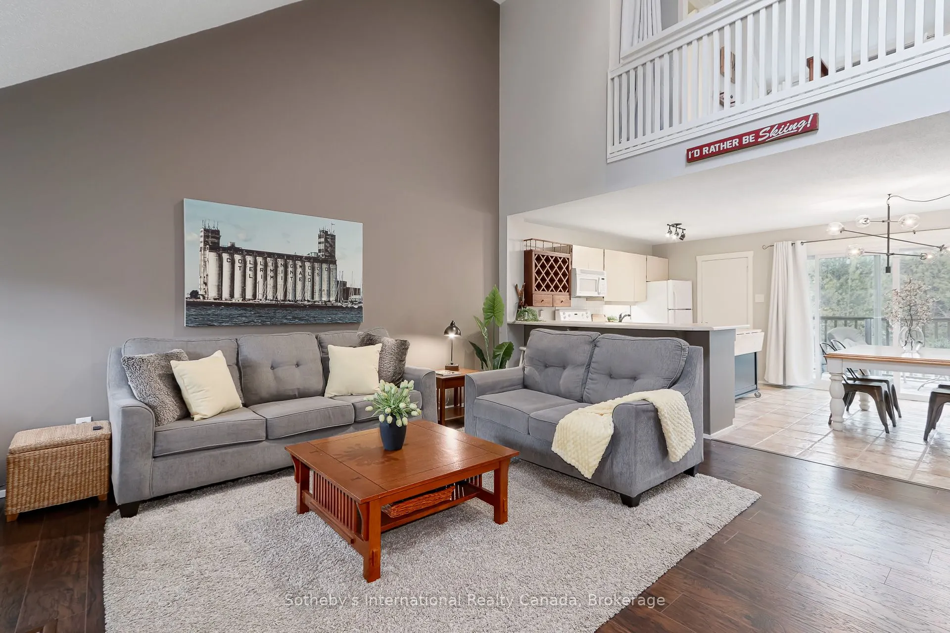 214 Escarpment Crescent #214