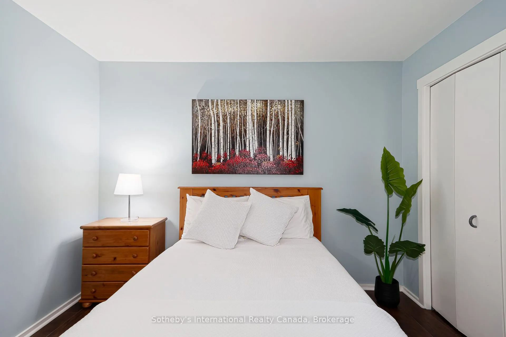 214 Escarpment Crescent #214