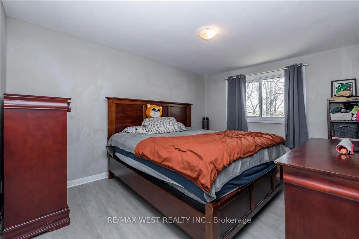 68 Chaucer Crescent