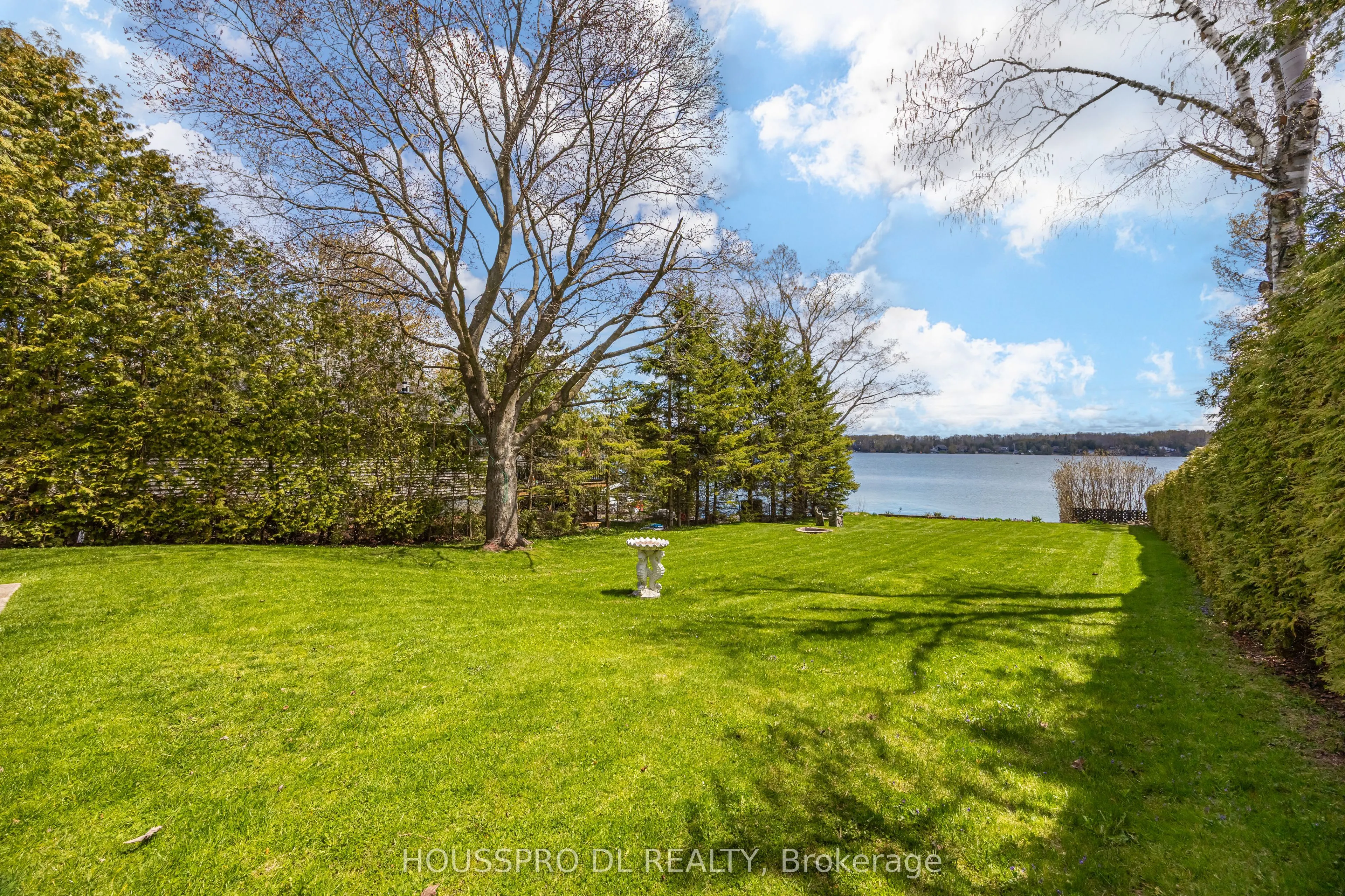 2683 Lakeshore Road E