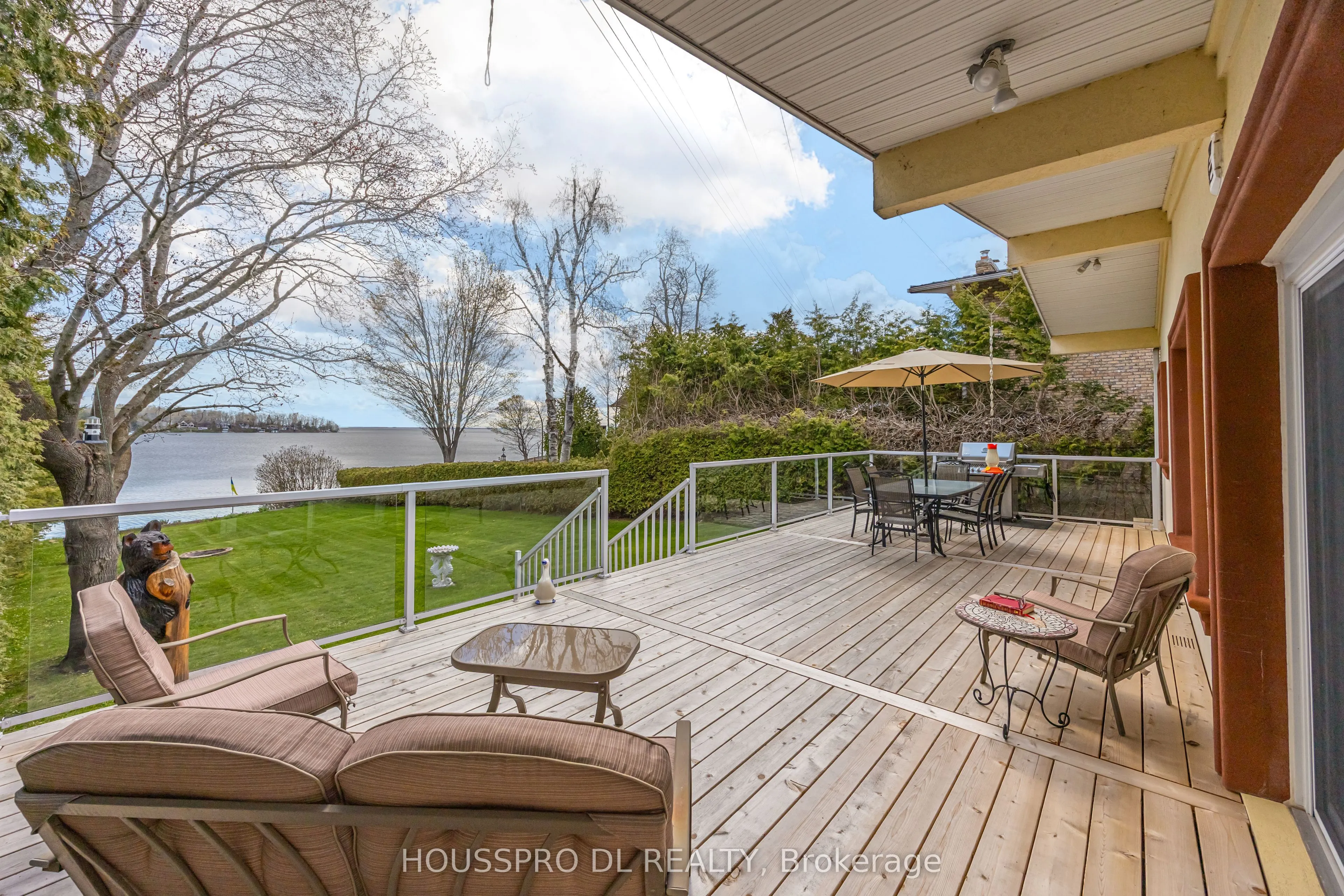 2683 Lakeshore Road E