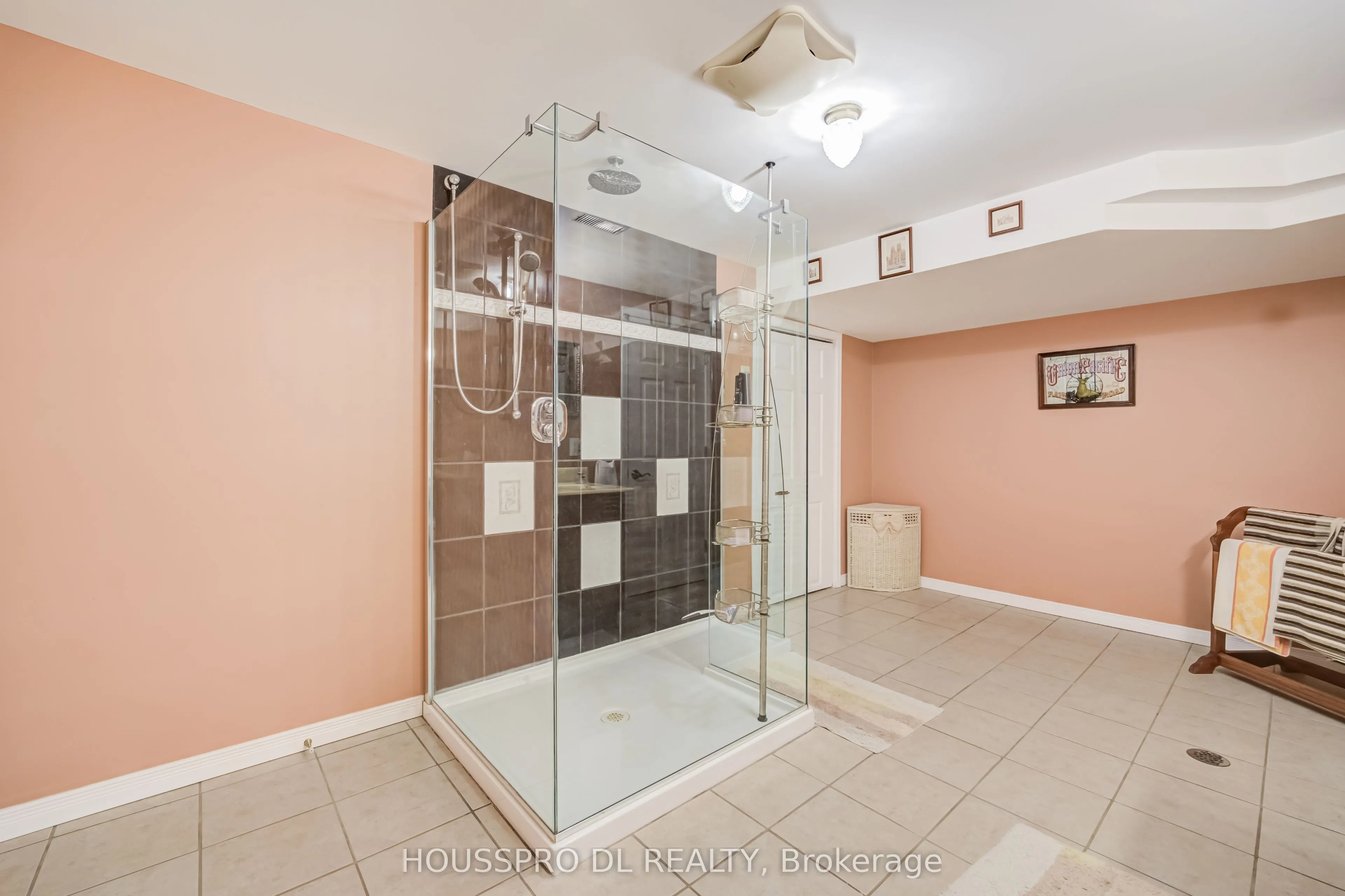 2683 Lakeshore Road E