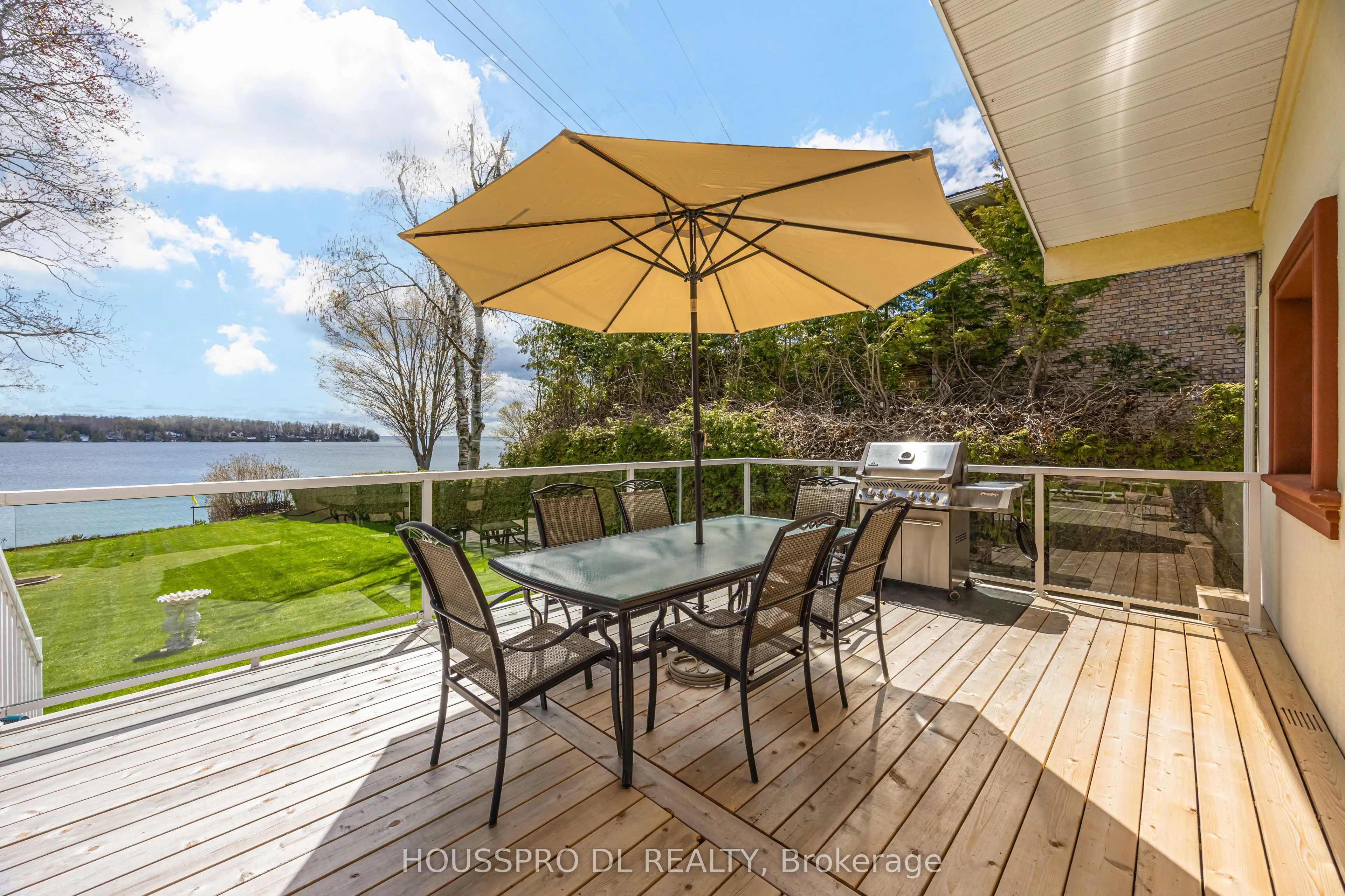 2683 Lakeshore Road E