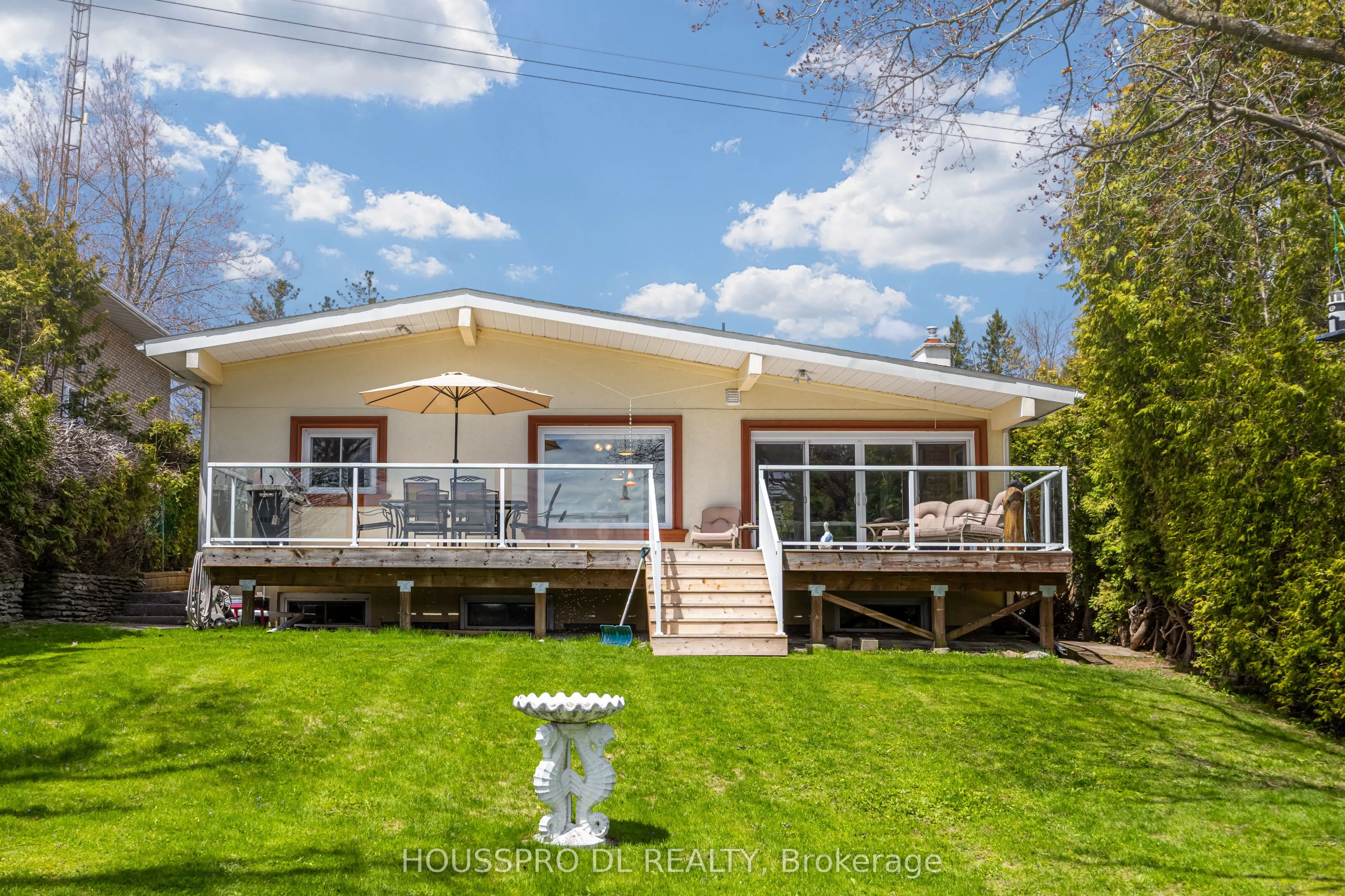 2683 Lakeshore Road E