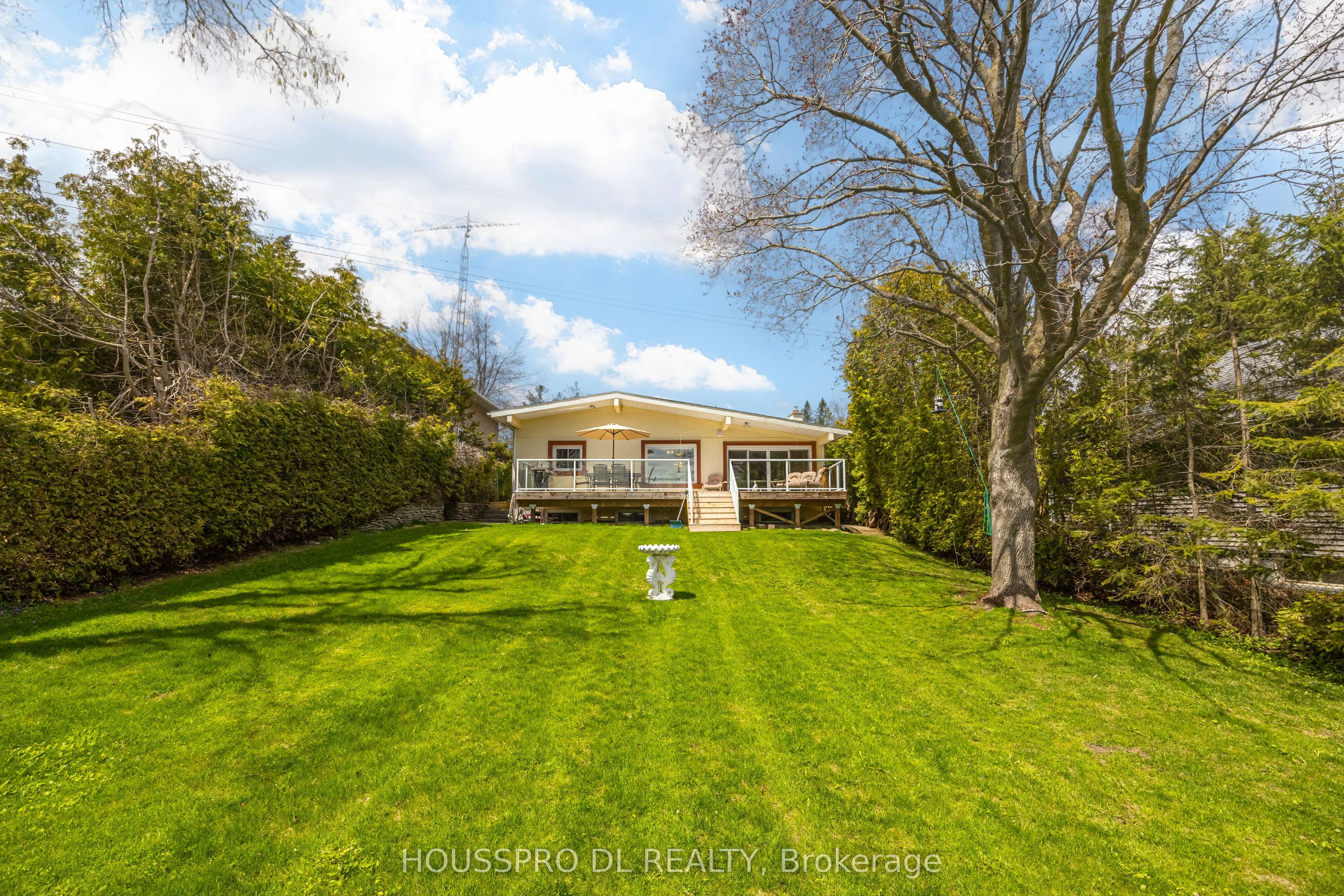 2683 Lakeshore Road E