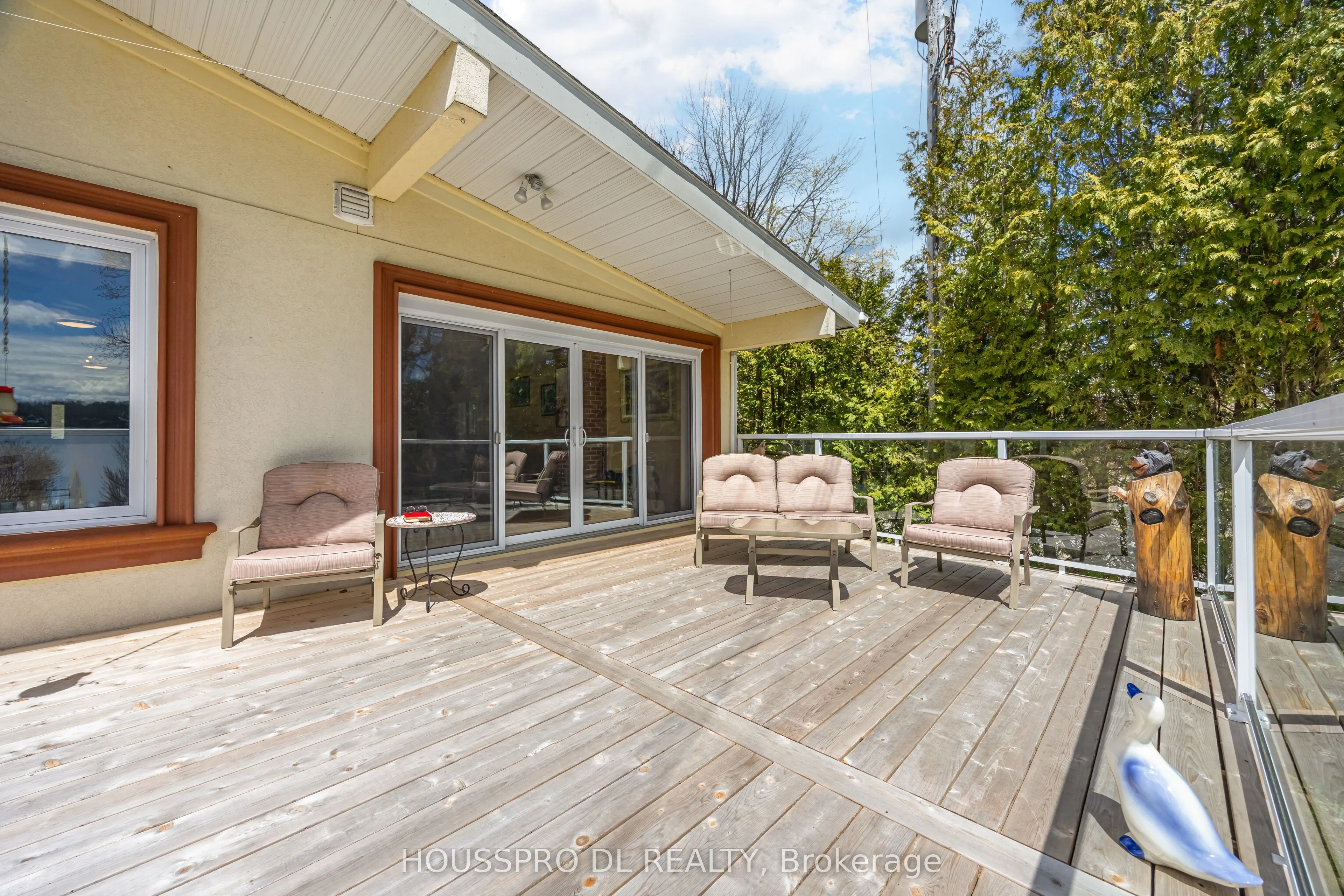 2683 Lakeshore Road E