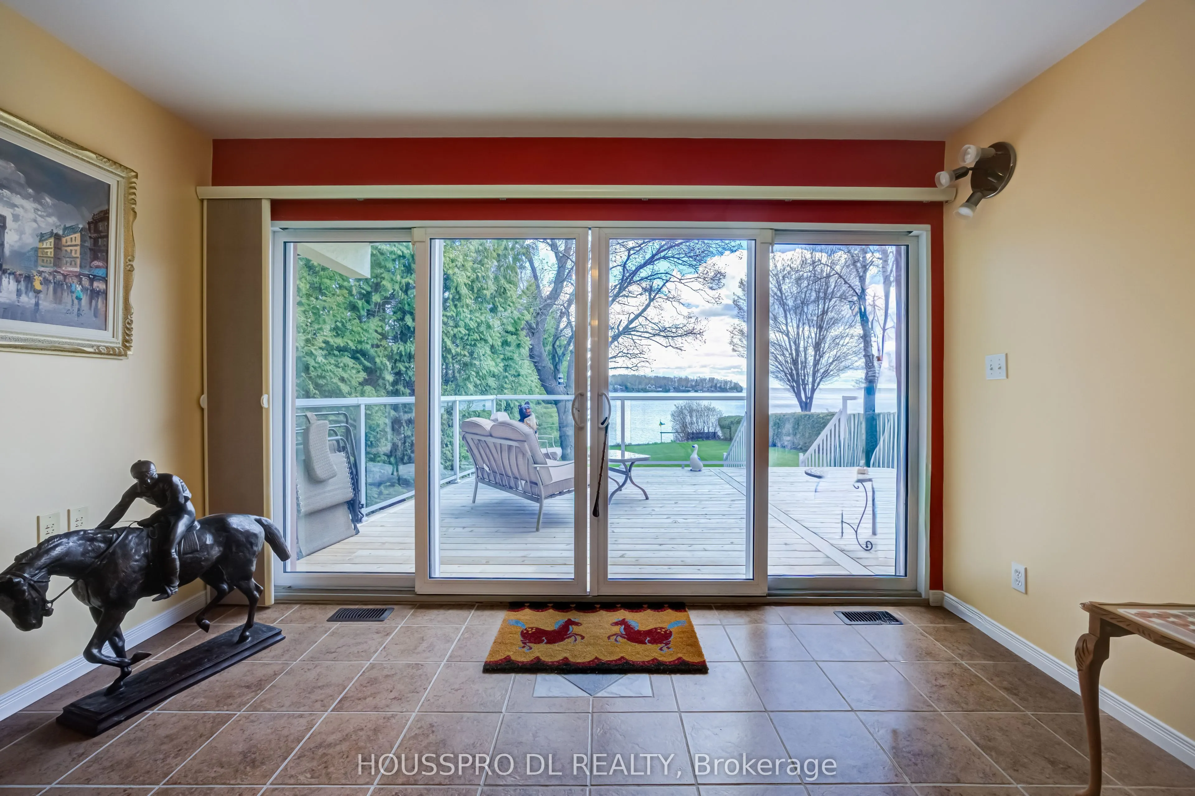 2683 Lakeshore Road E