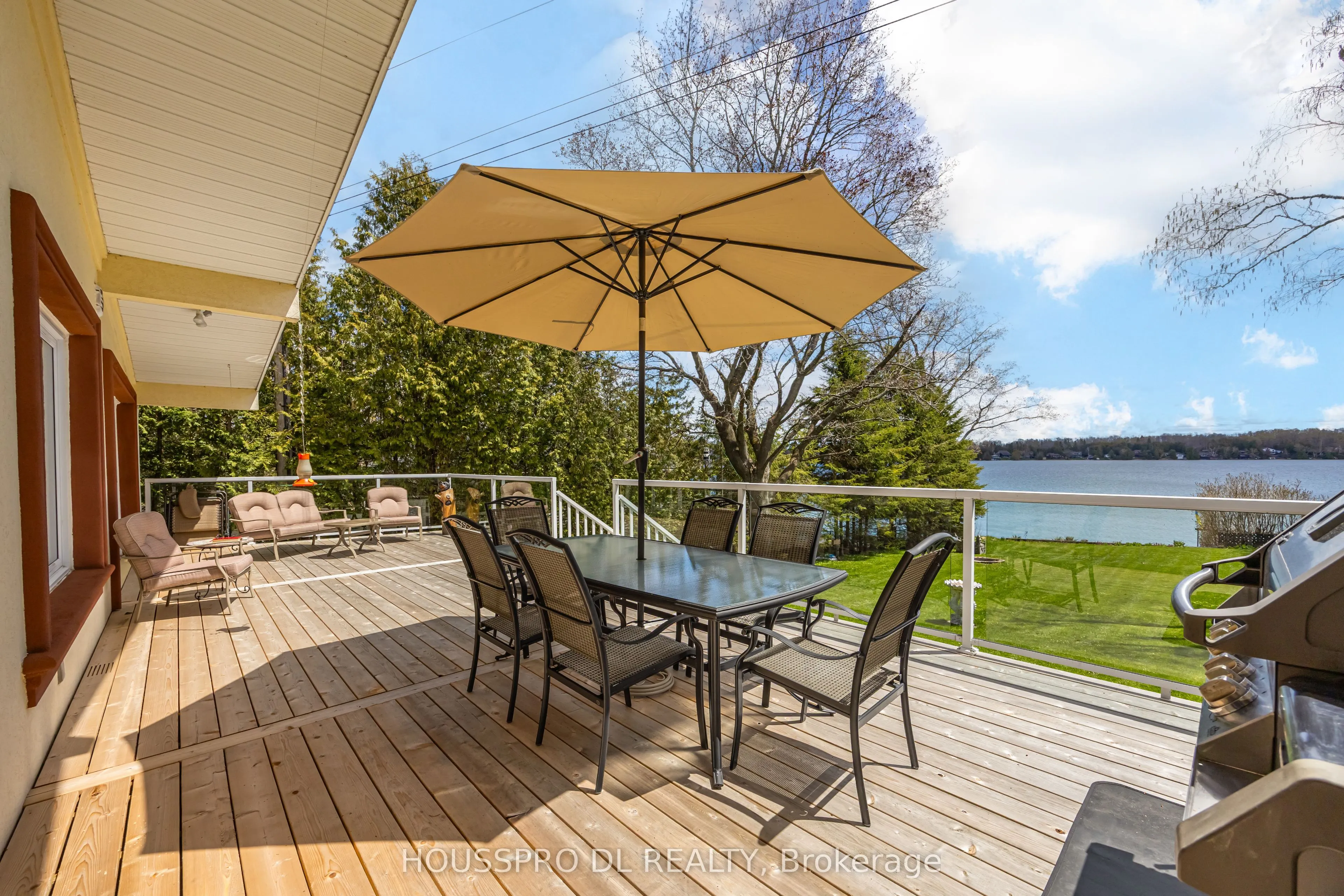 2683 Lakeshore Road E