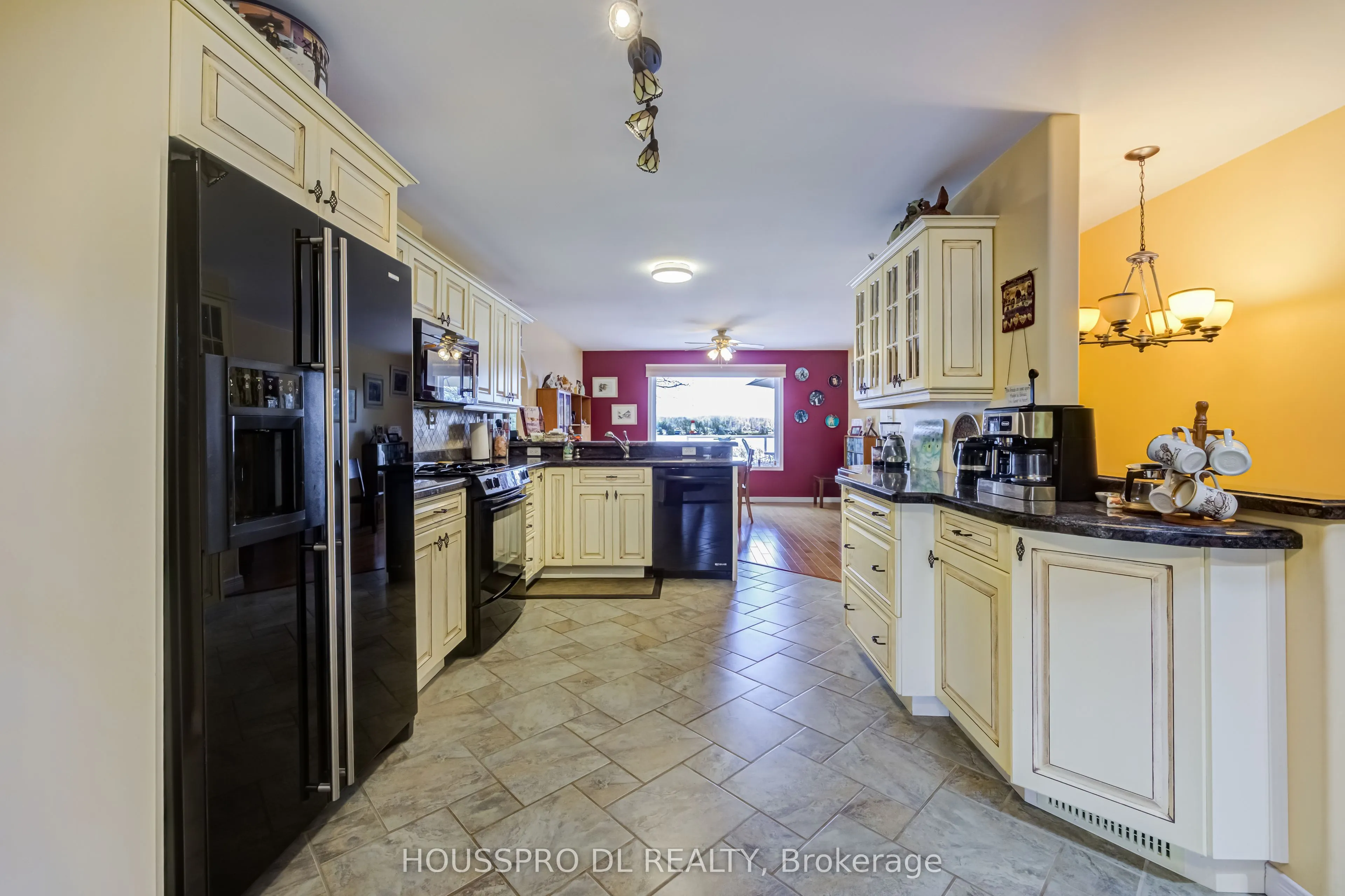 2683 Lakeshore Road E