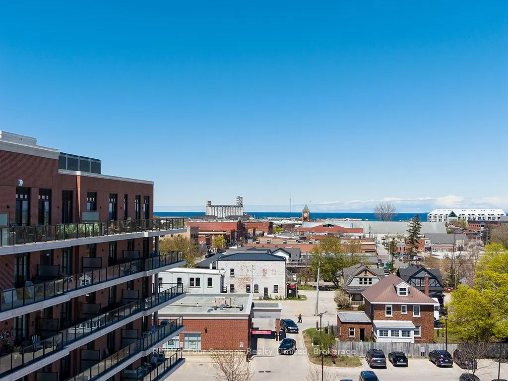 1 Hume Street #402