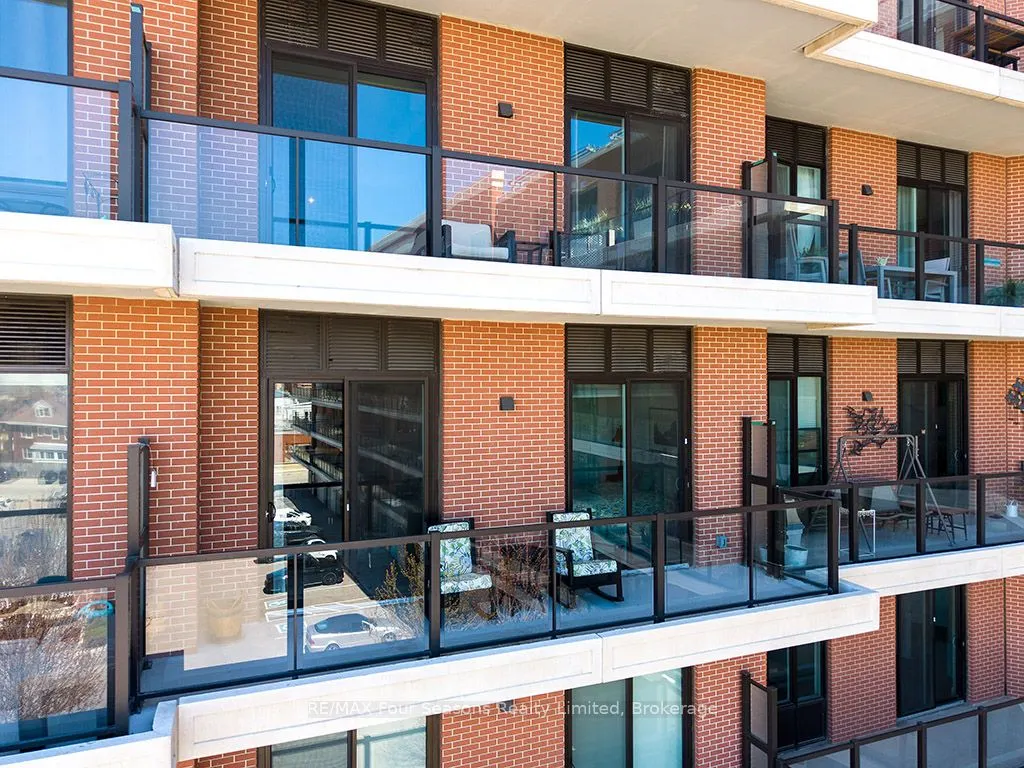 1 Hume Street #402