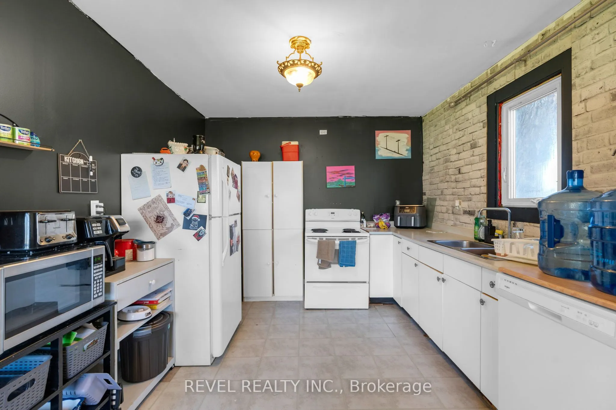 2940 Old Second Road S