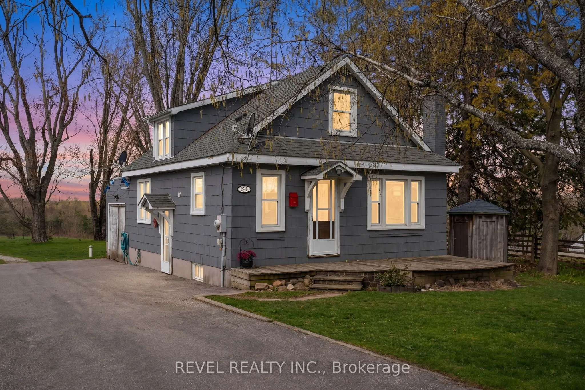 2940 Old Second Road S