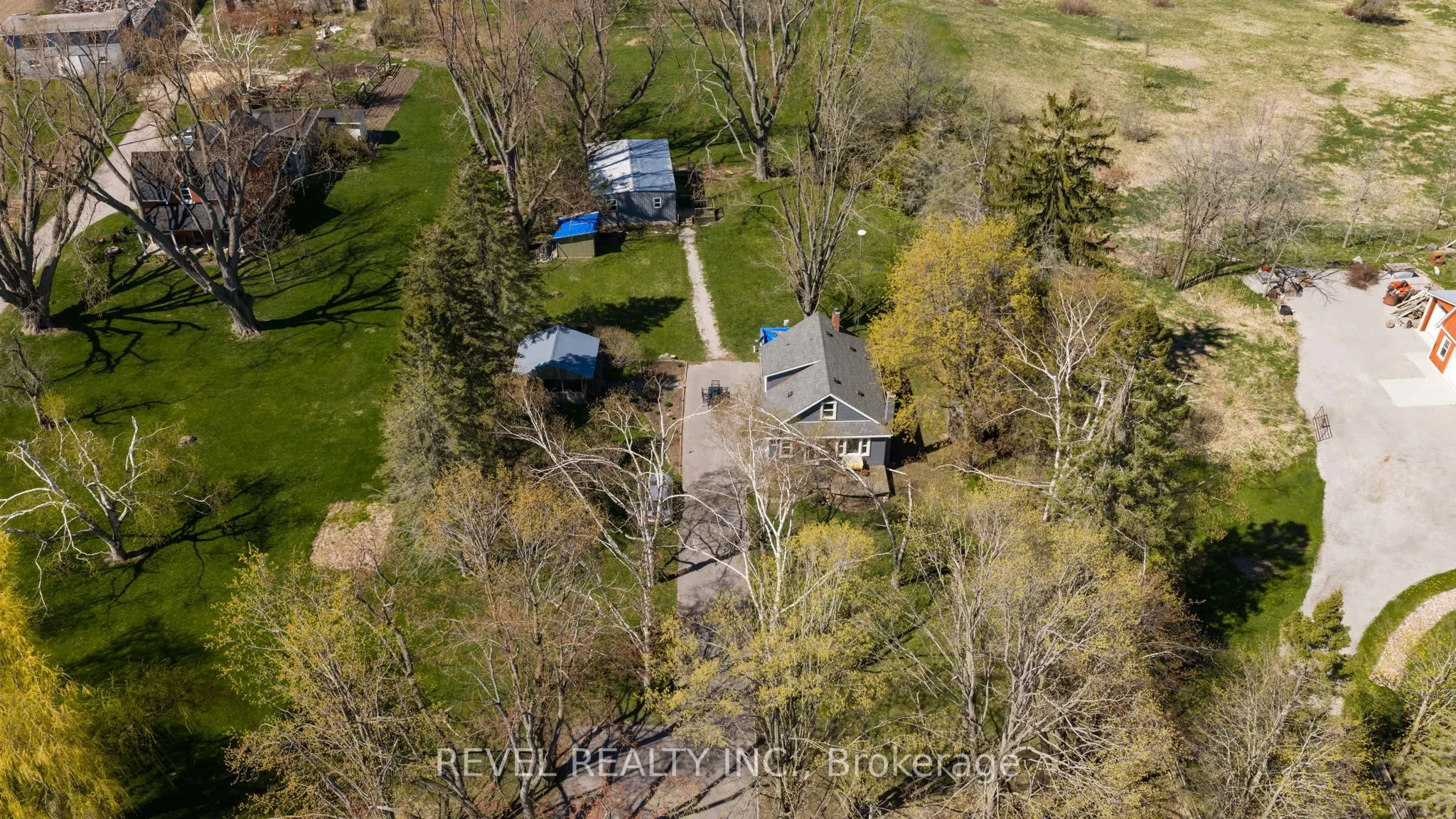 2940 Old Second Road S
