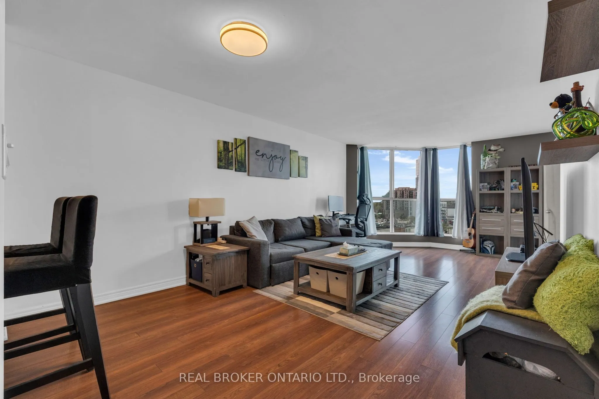140 DUNLOP Street E #704