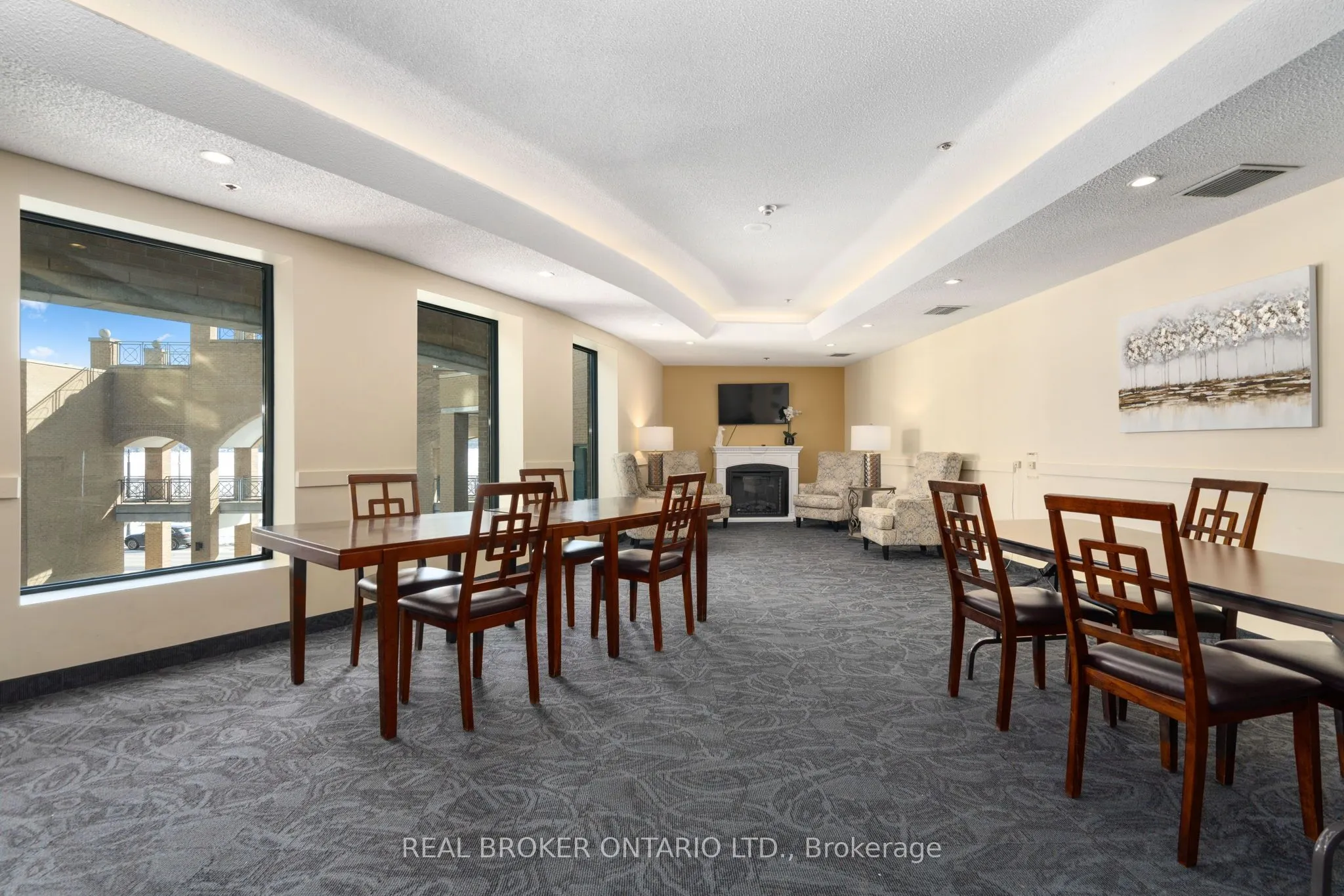 140 DUNLOP Street E #704