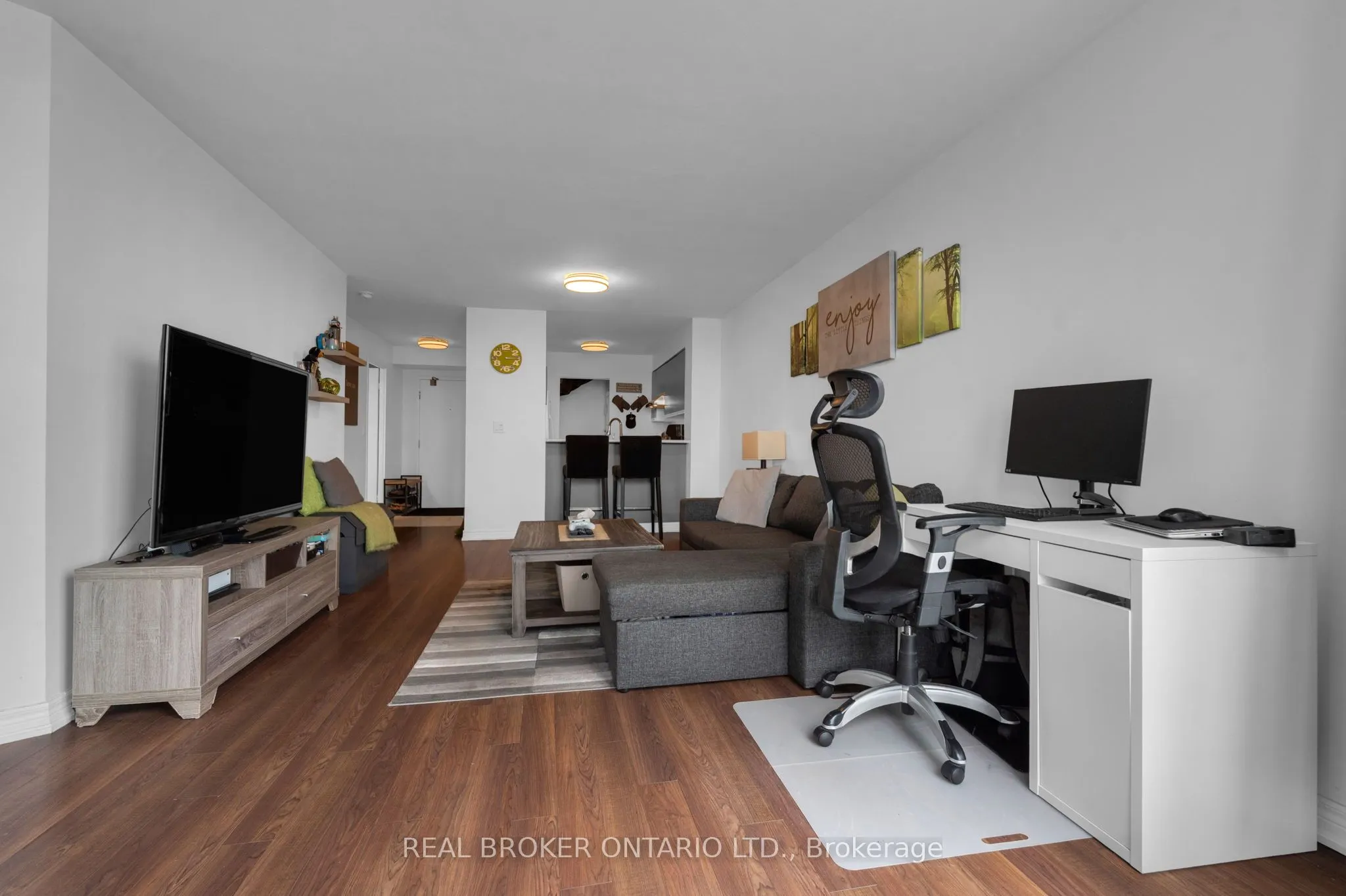 140 DUNLOP Street E #704