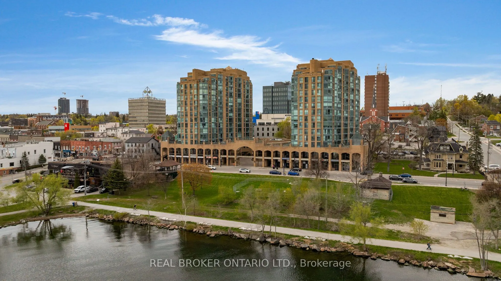140 DUNLOP Street E #704