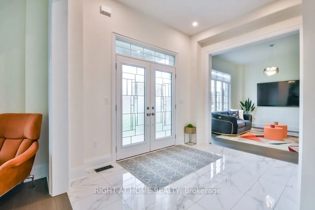 8 Forest Heights Court