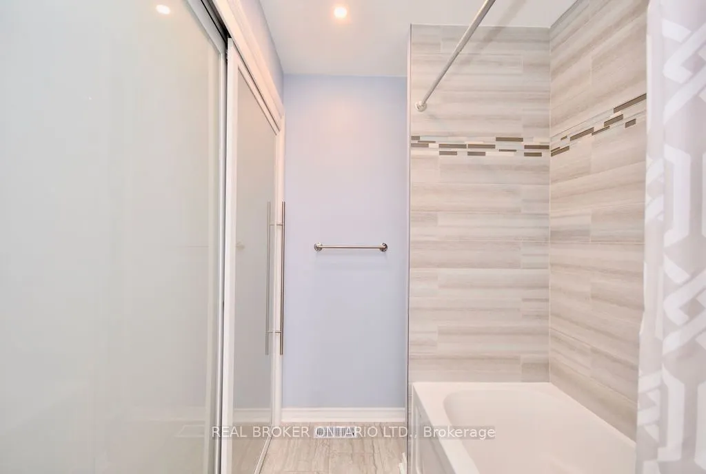 5818 Victoria Park Road