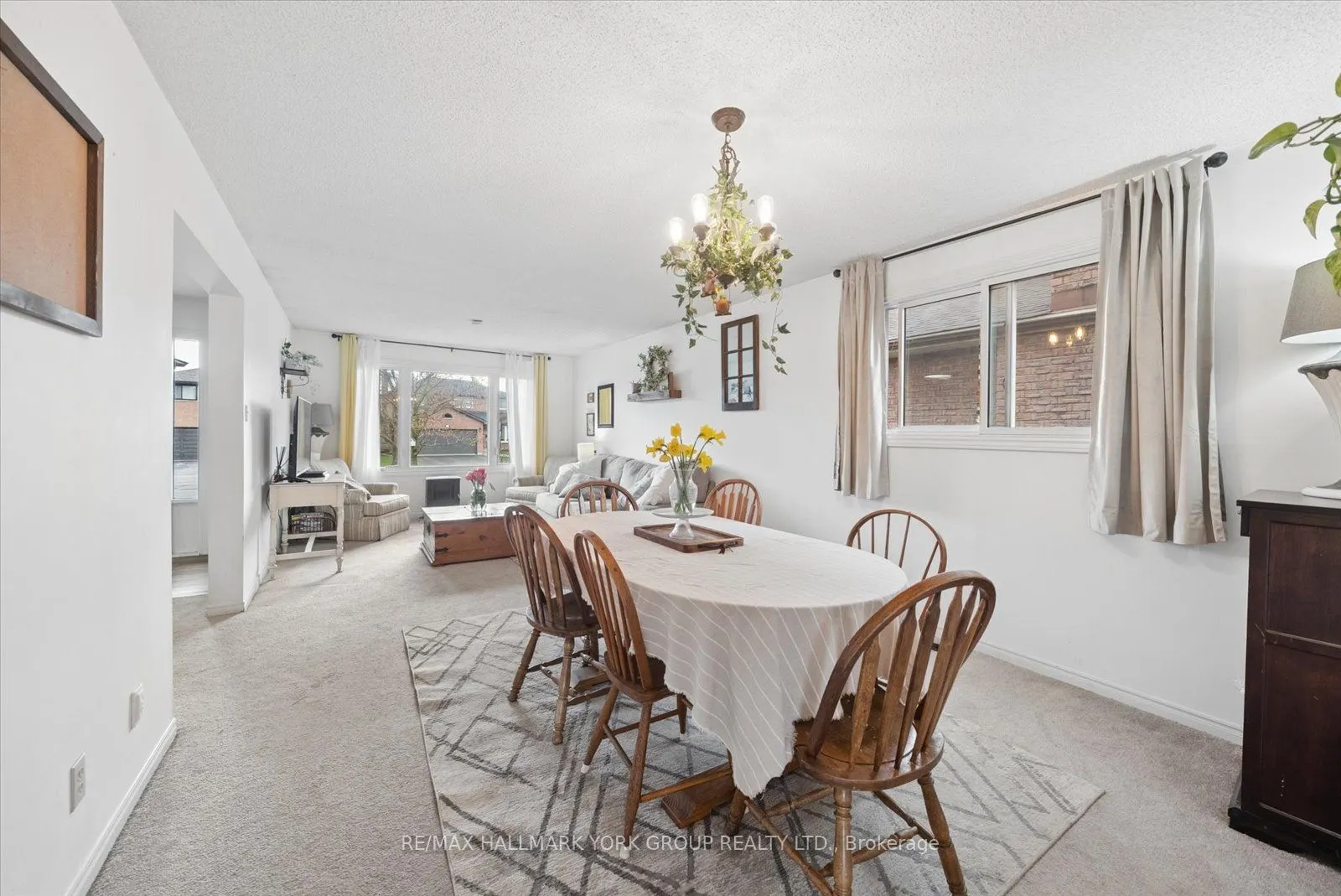 41 Laurentian Lane