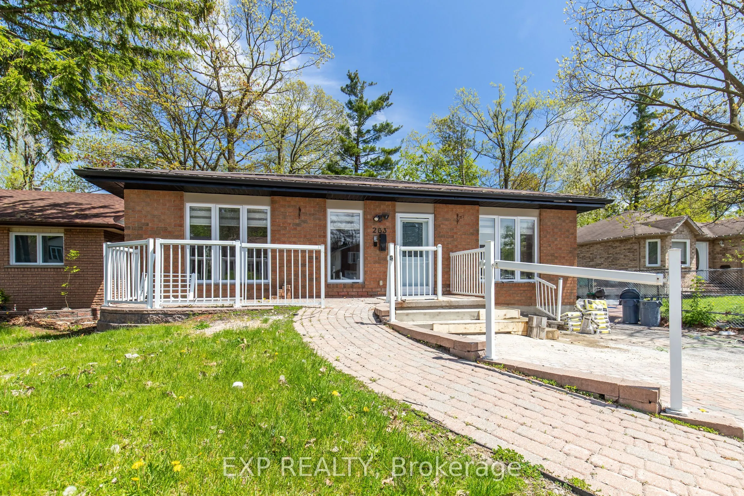 263 Anne Street N #1