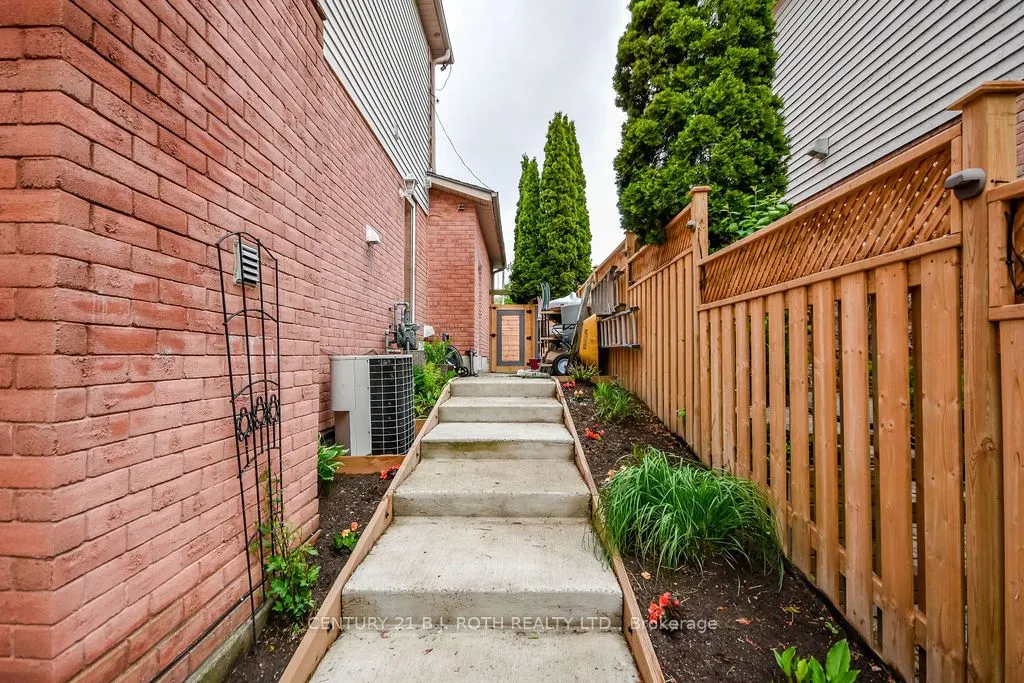 27 BRANDON Crescent