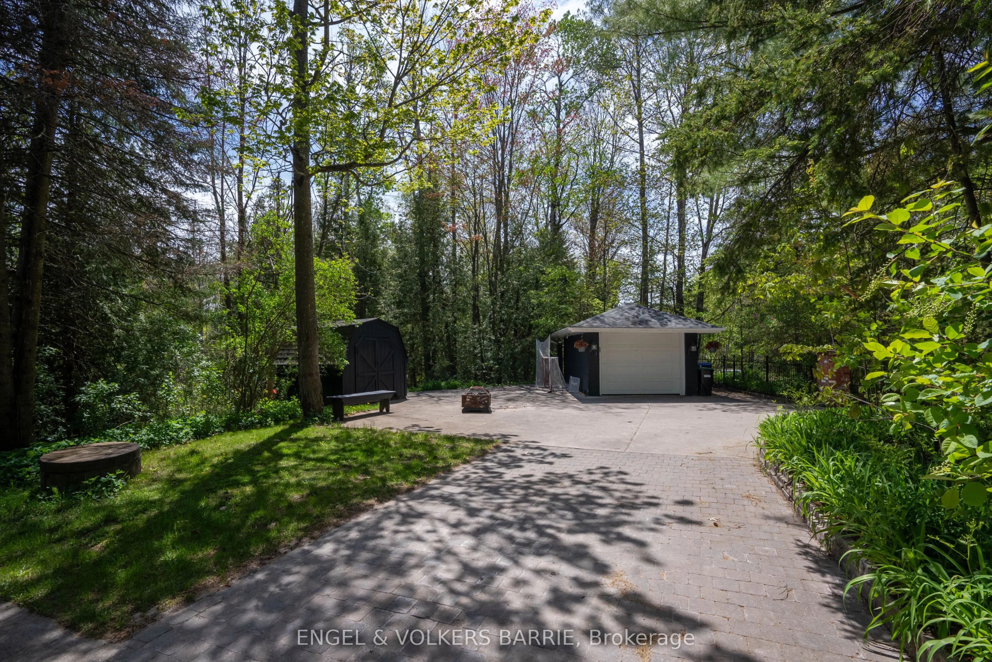 1441 Hendrie Road