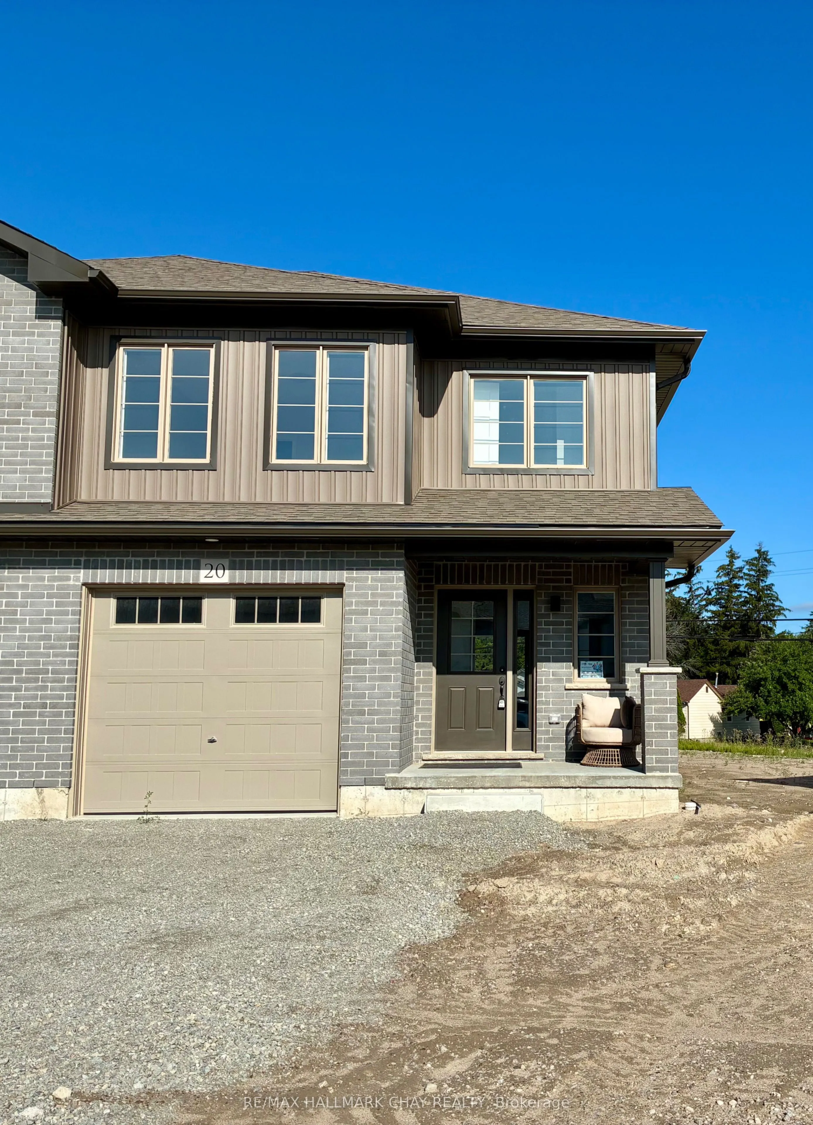 Lot 10 169 Queen Street W
