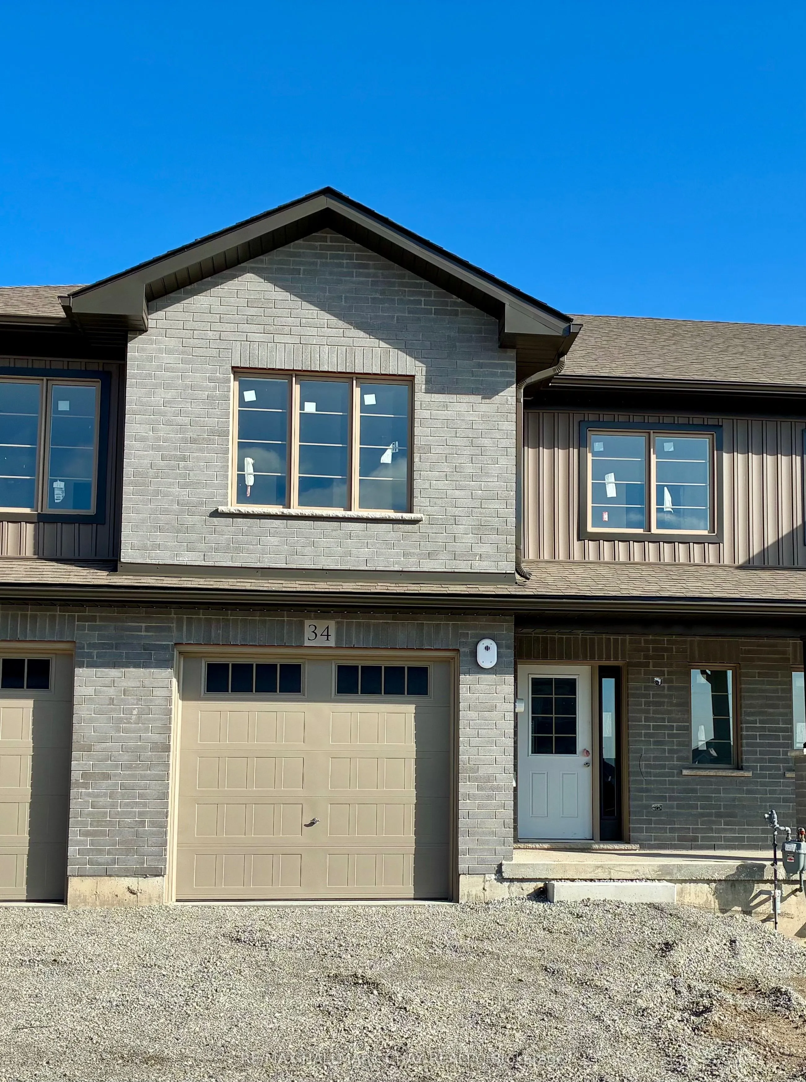 Lot 17 169 Queen Street W