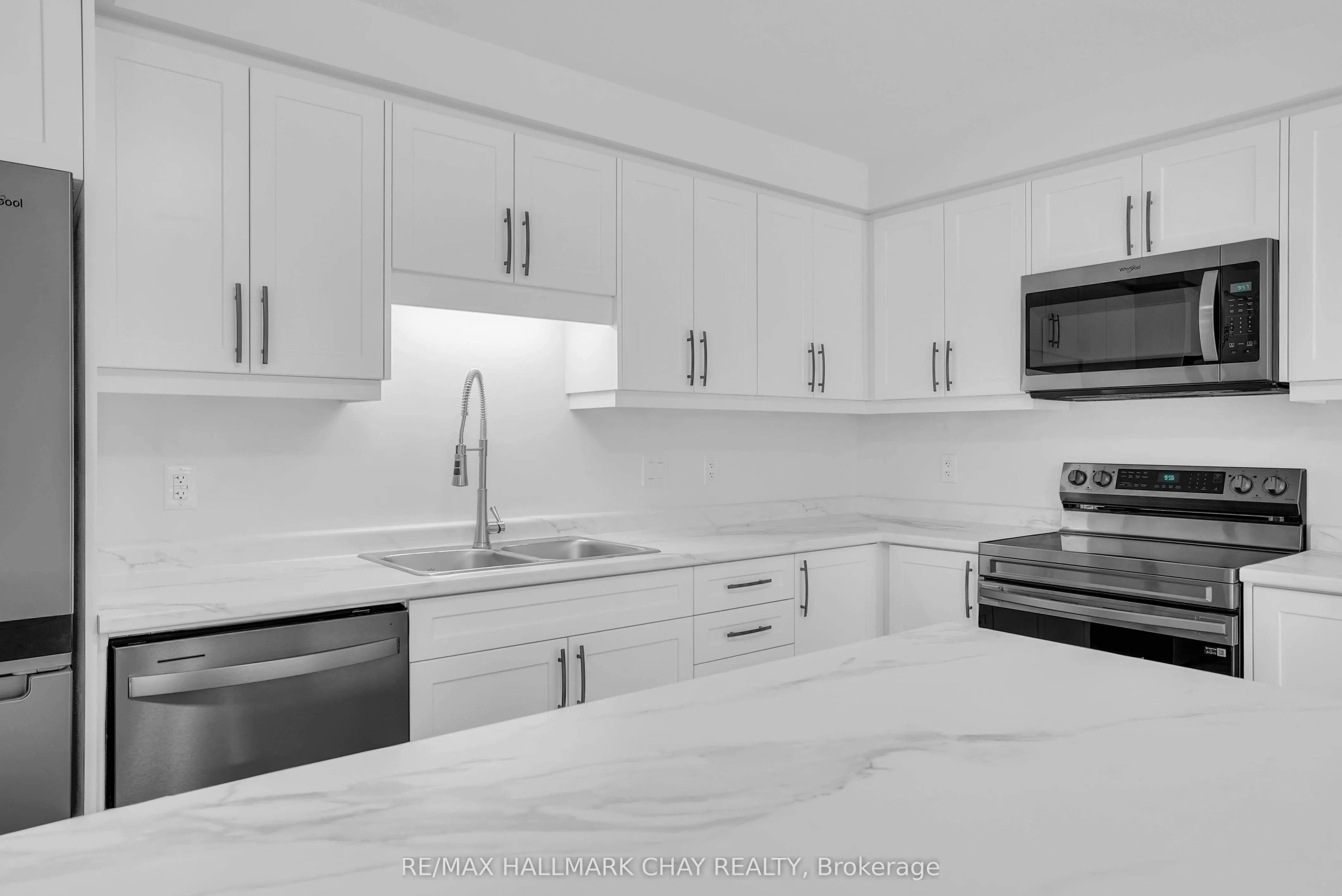 Lot 37 169 Queen Street W